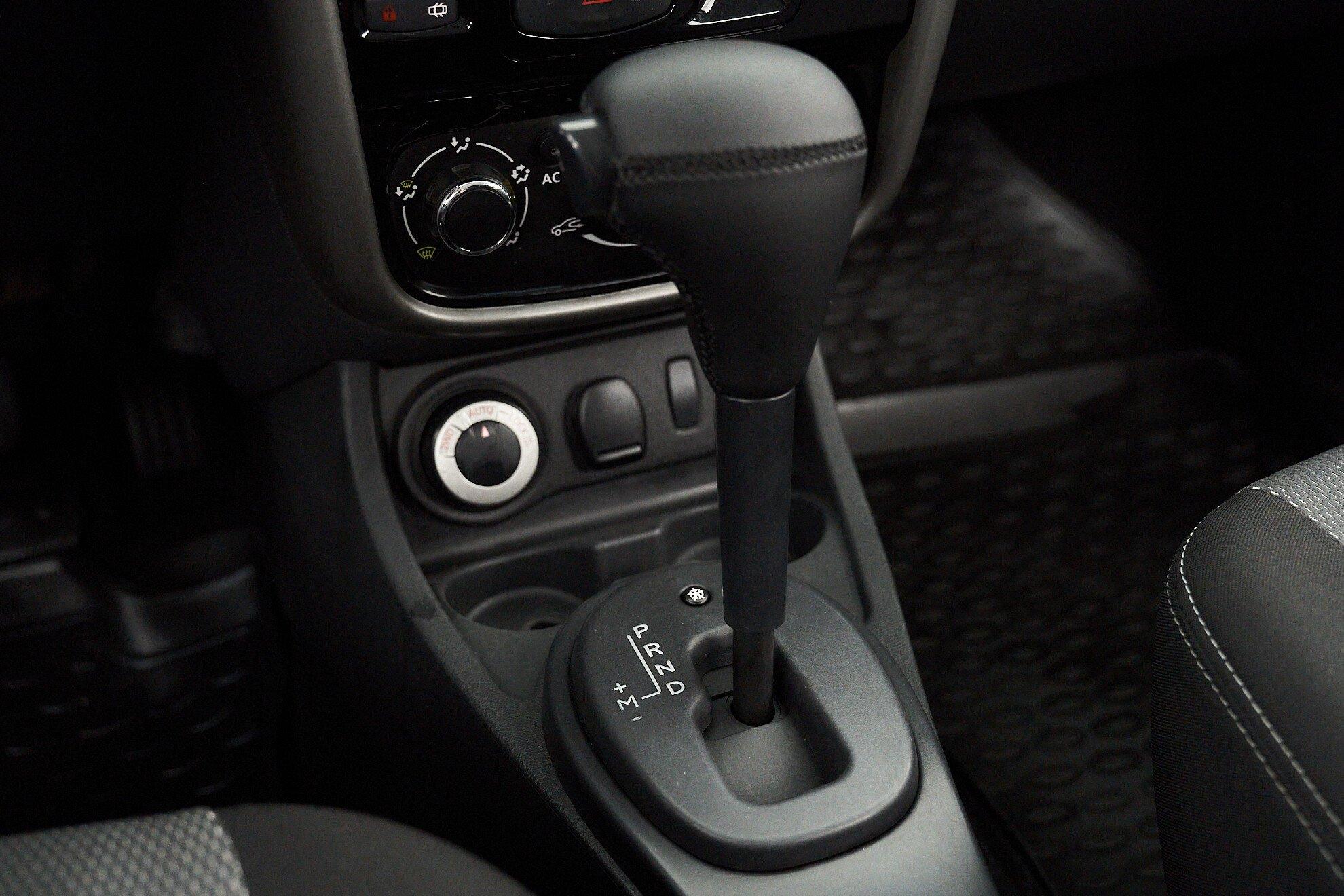 Renault Duster 2015, серый