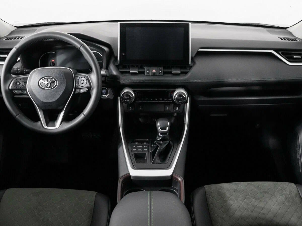 Toyota RAV4 2024, белый