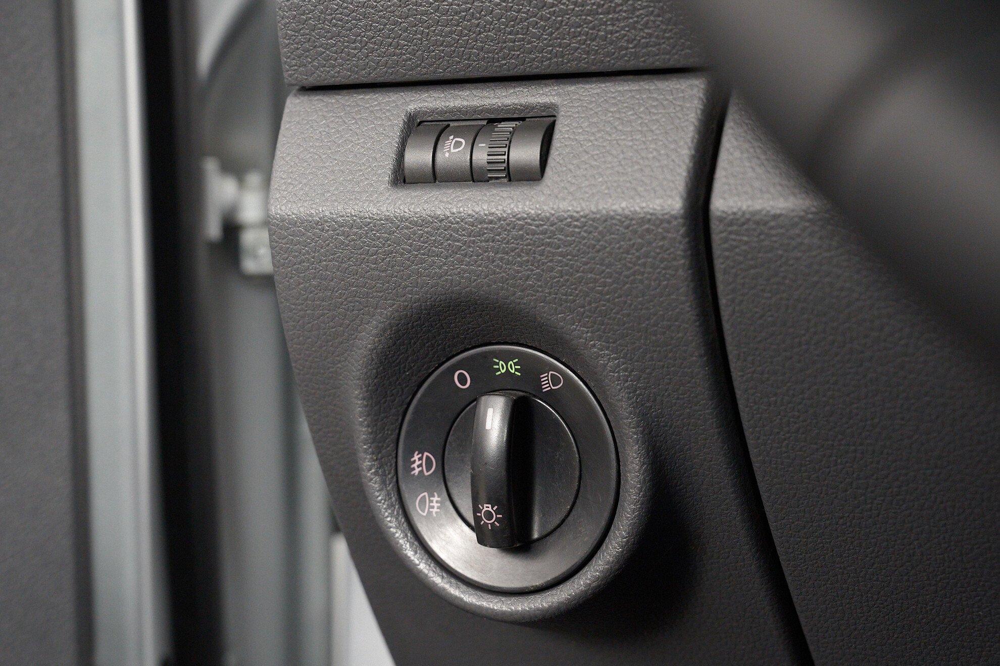 Volkswagen Amarok 2013, серебряный