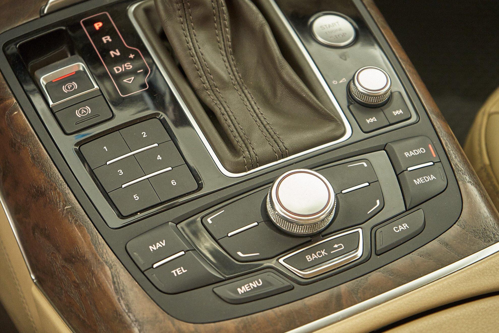 Audi A6 2012, черный