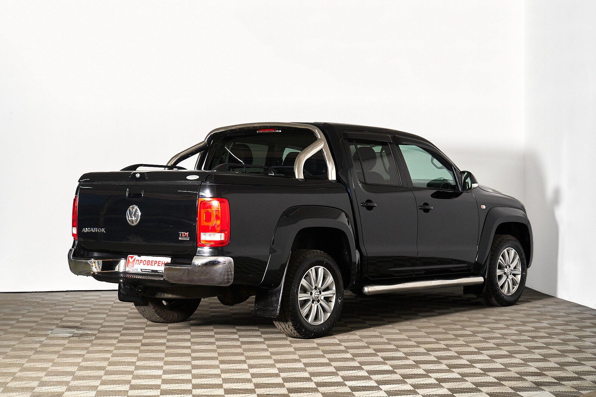 Volkswagen Amarok 2011, черный
