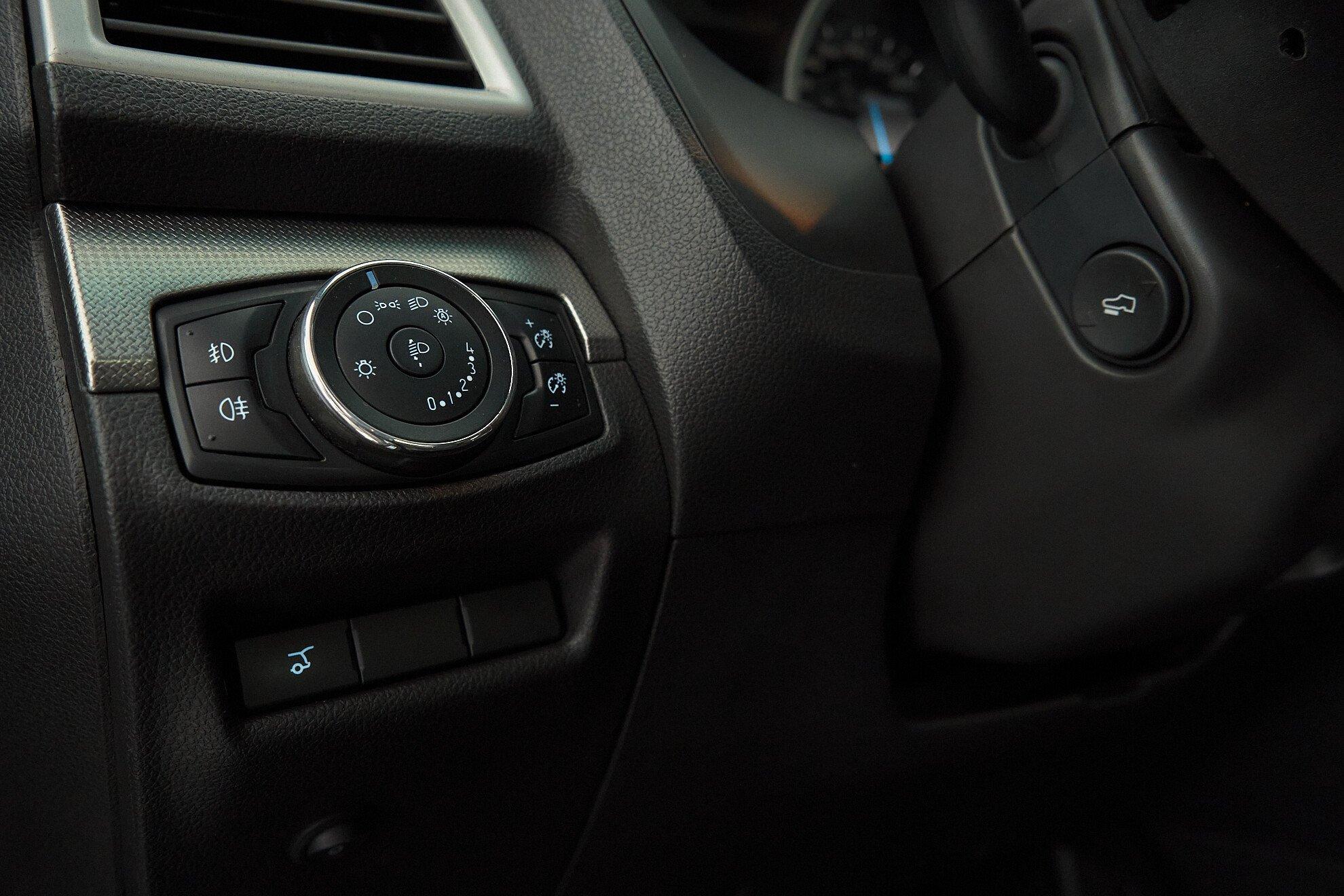 Ford Explorer 2014, черный