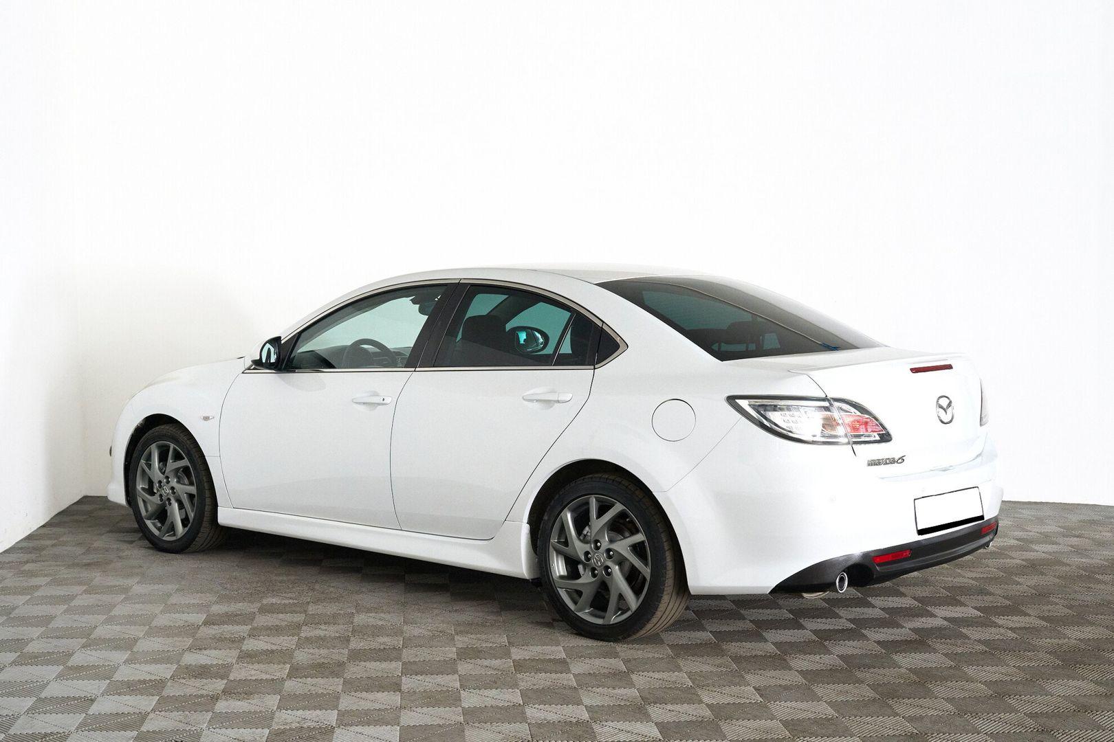 Mazda 6 2011, белый