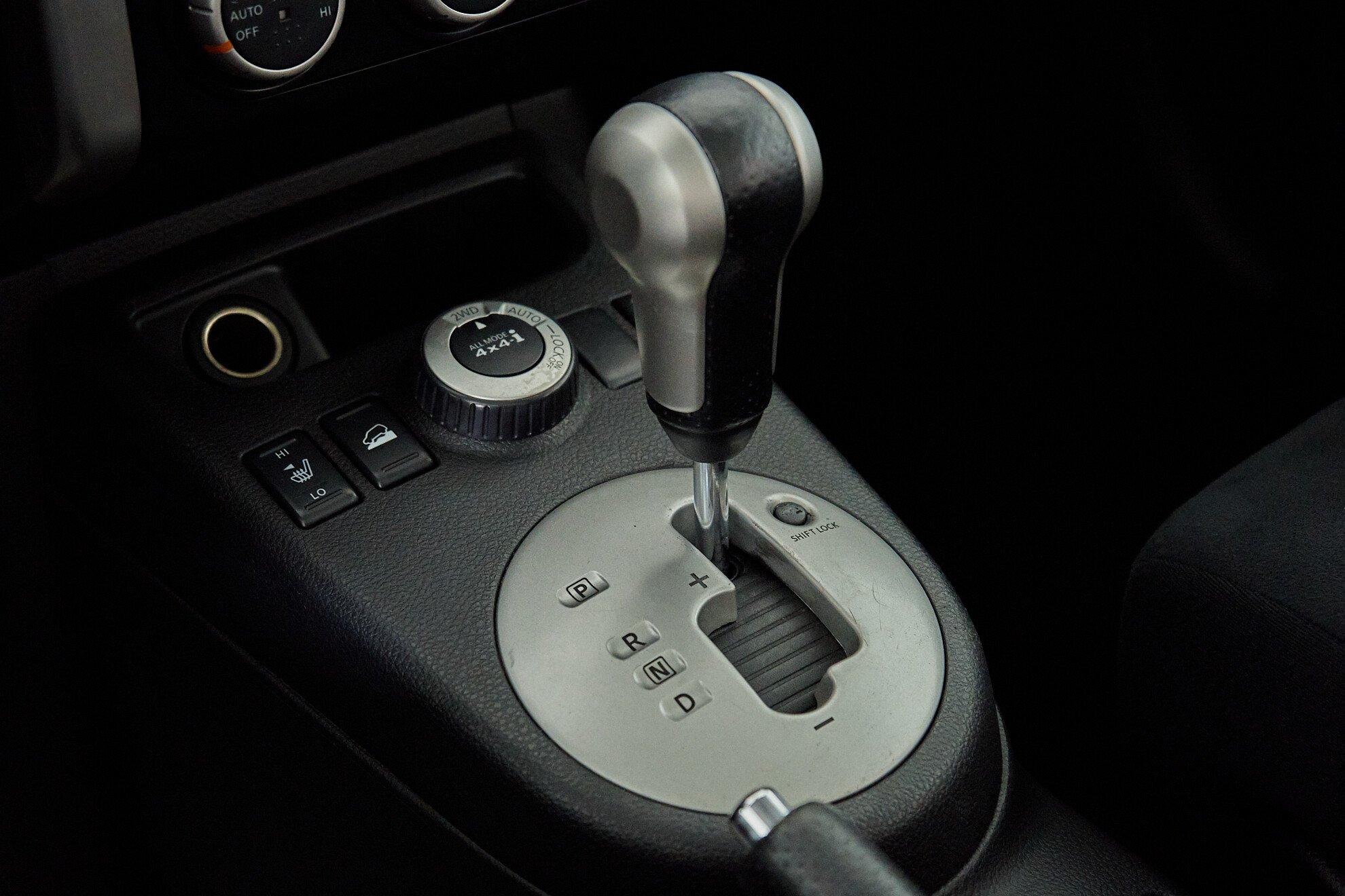 Nissan X-Trail 2011, серый