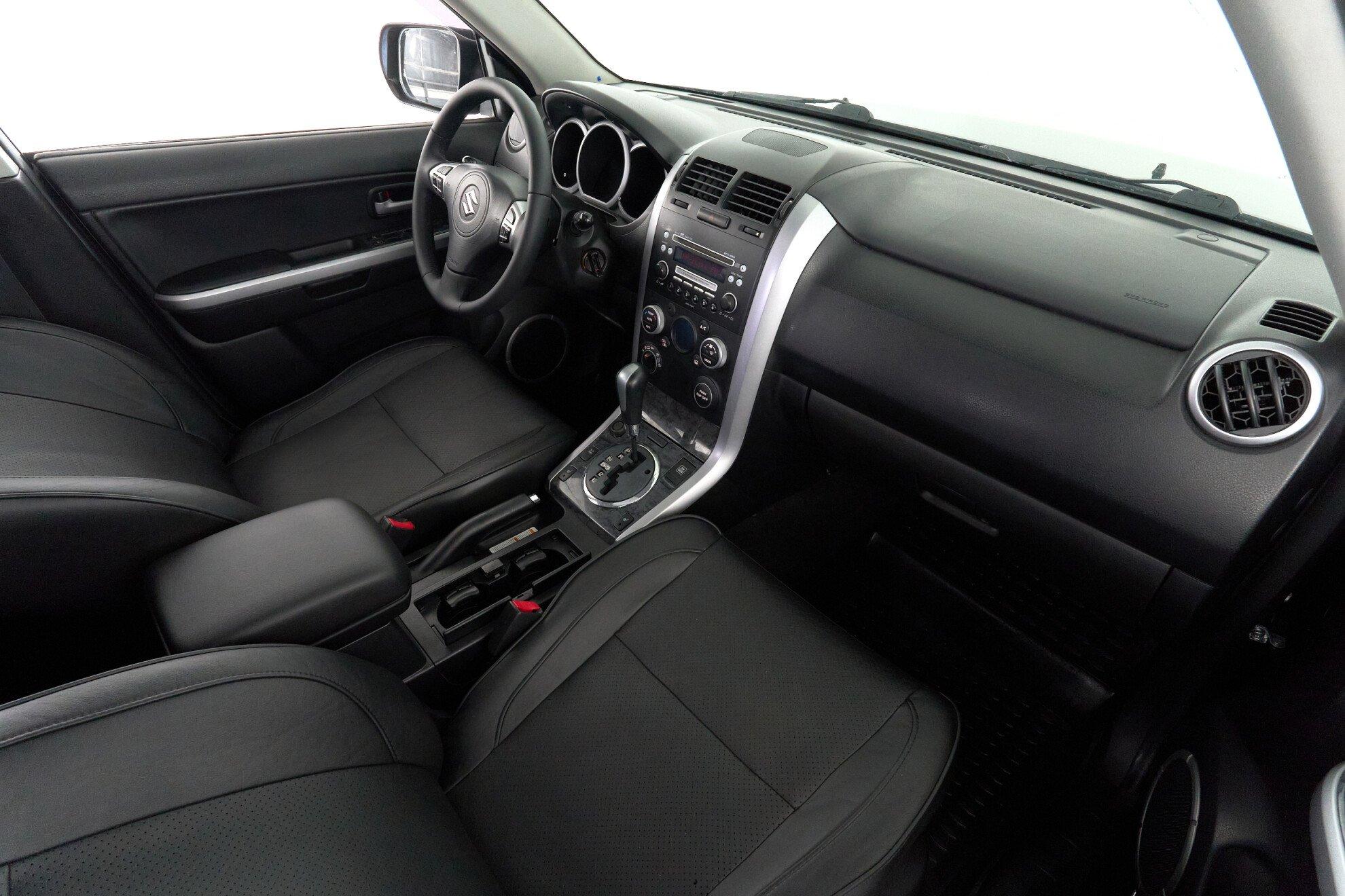 Suzuki Grand Vitara 2012, черный