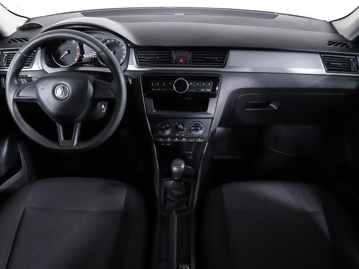 Skoda Rapid 2017, серый