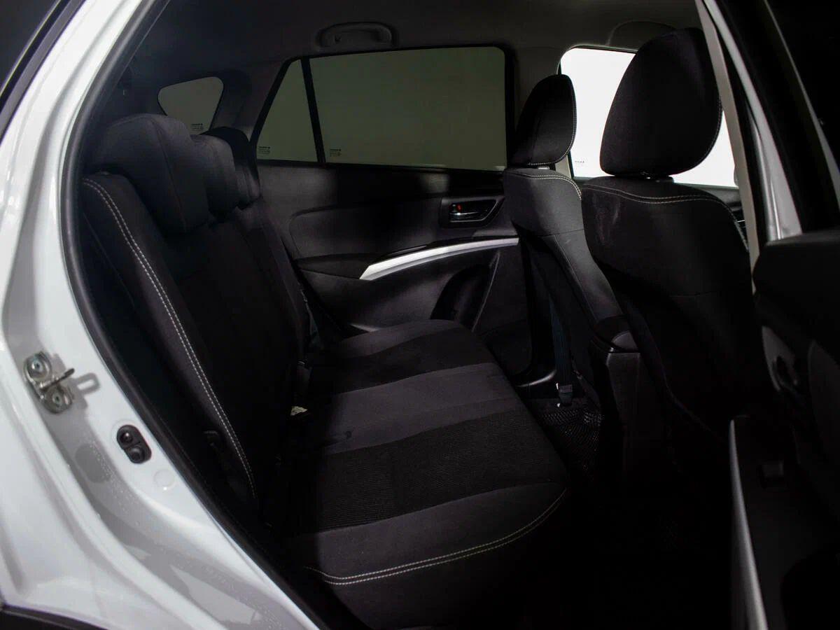 Suzuki SX4 2019, белый