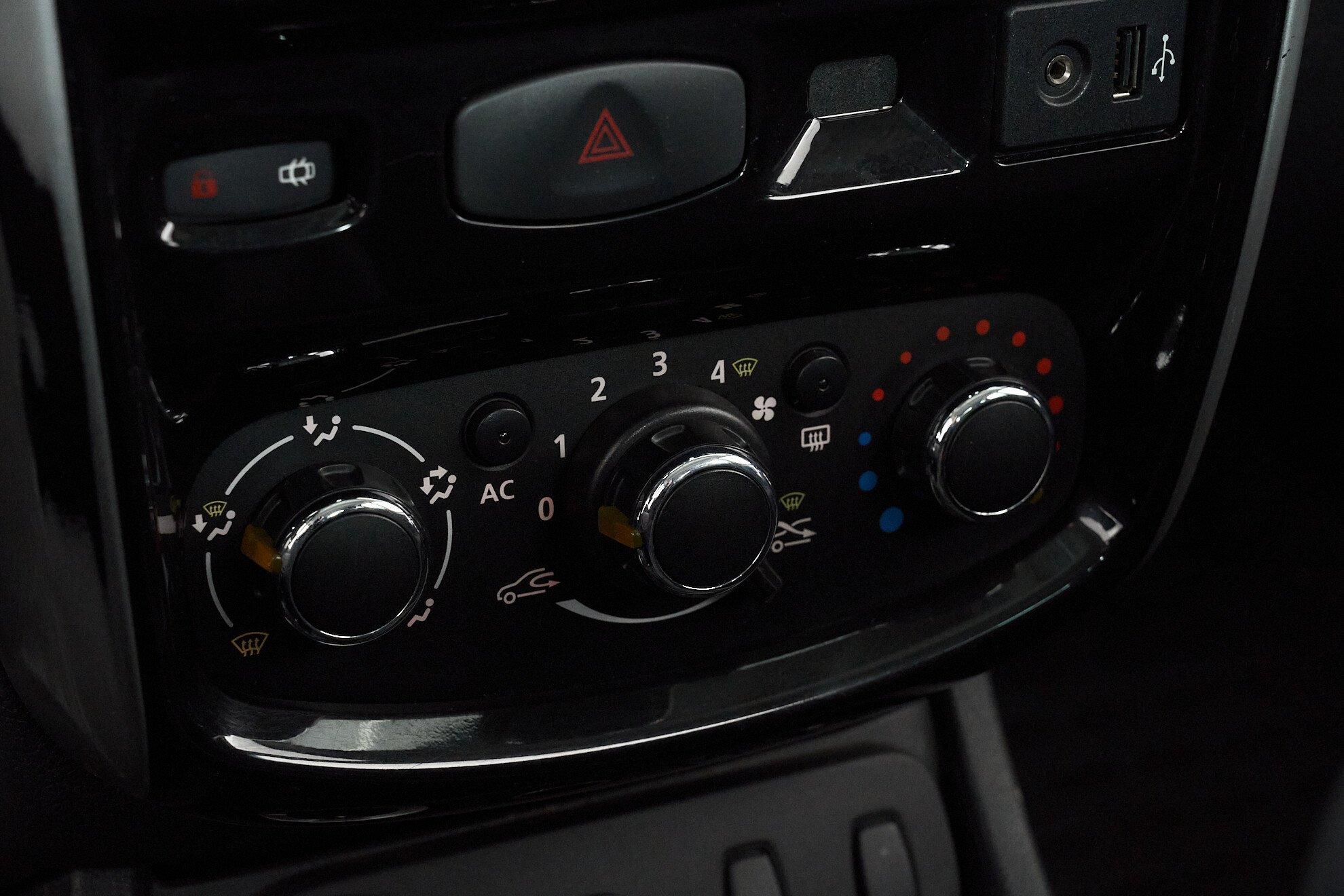 Nissan Terrano 2014, синий