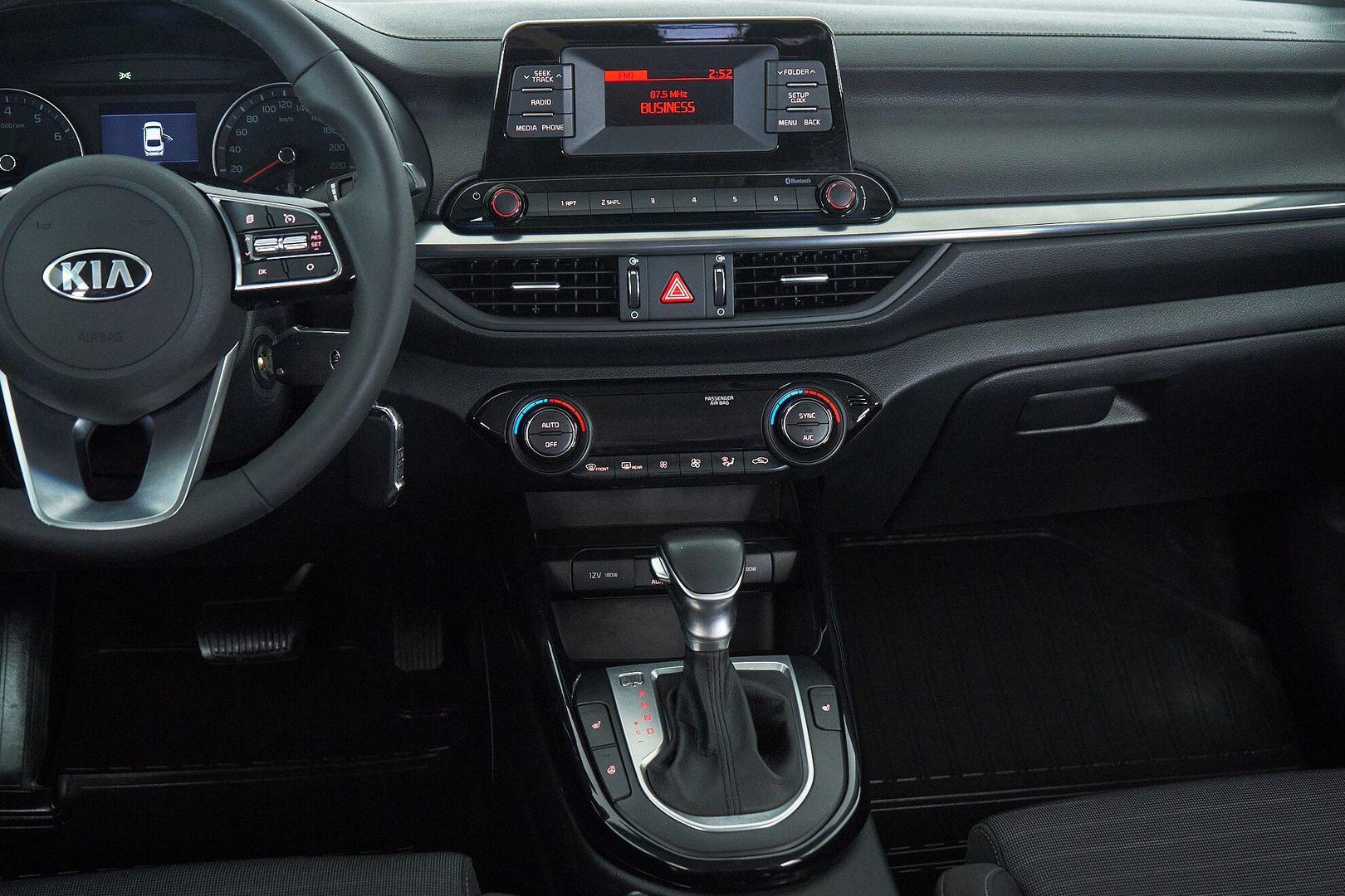 Kia Cerato 2018, черный