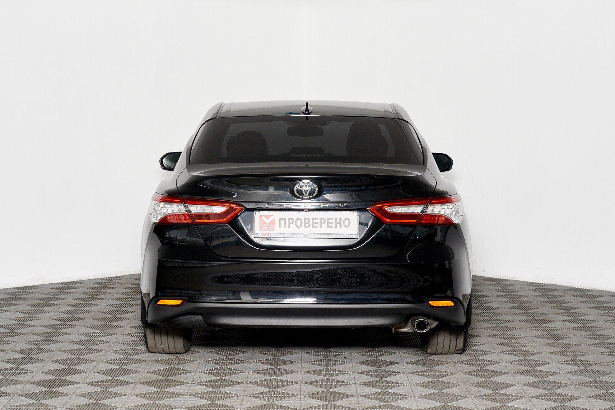Toyota Camry 2021, черный