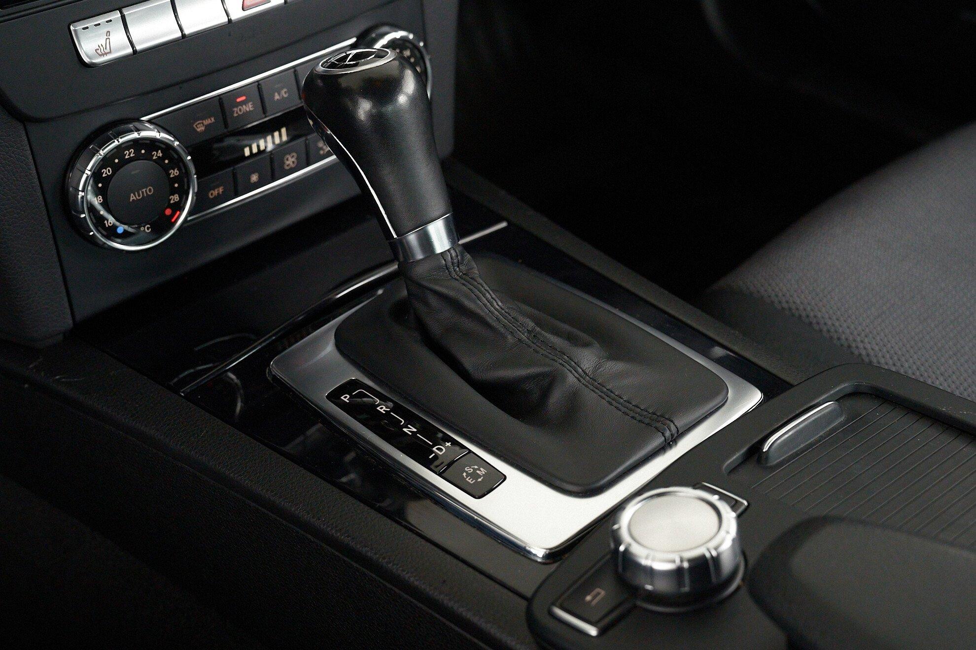Mercedes-Benz C-Класс 2011, черный