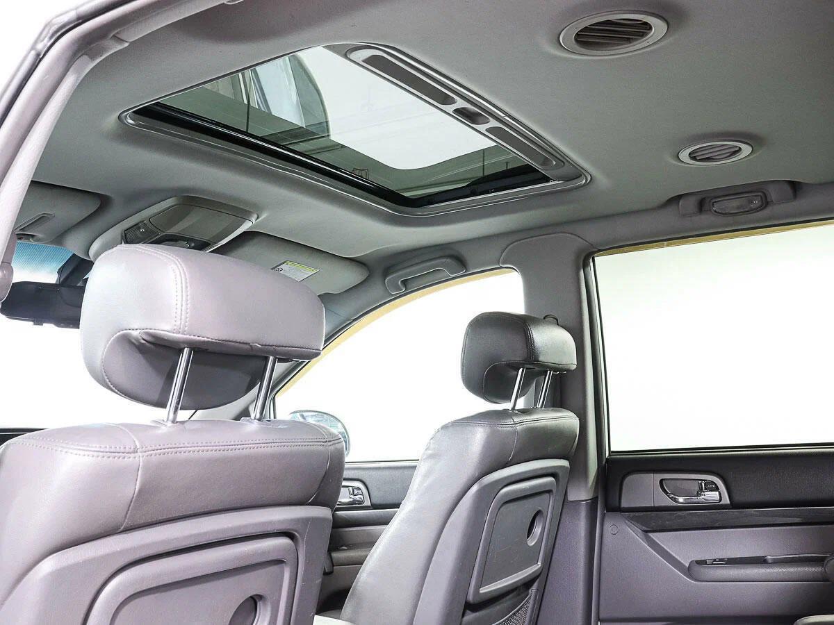 SsangYong Stavic 2018, белый