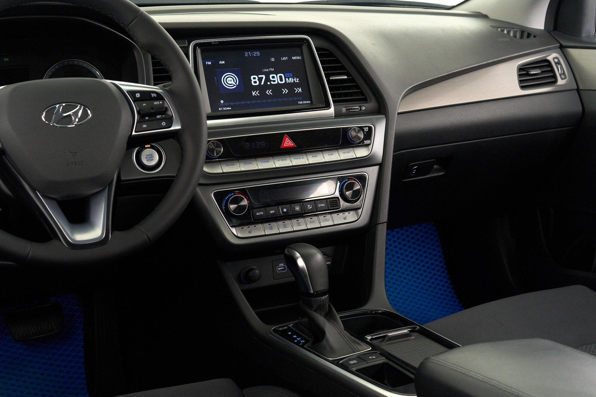 Hyundai Sonata 2017, голубой