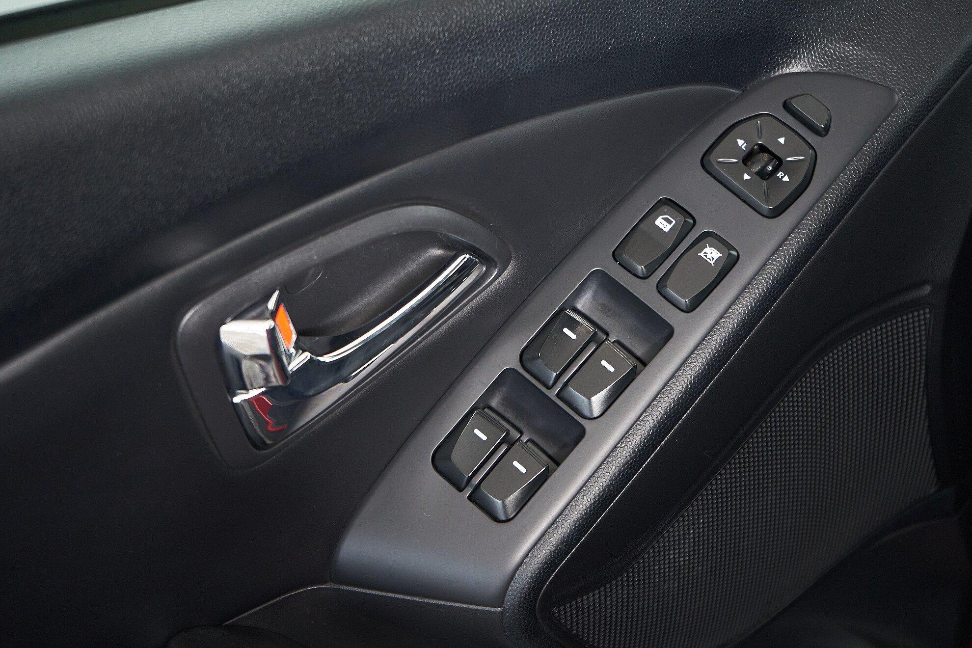 Hyundai ix35 2010, красный