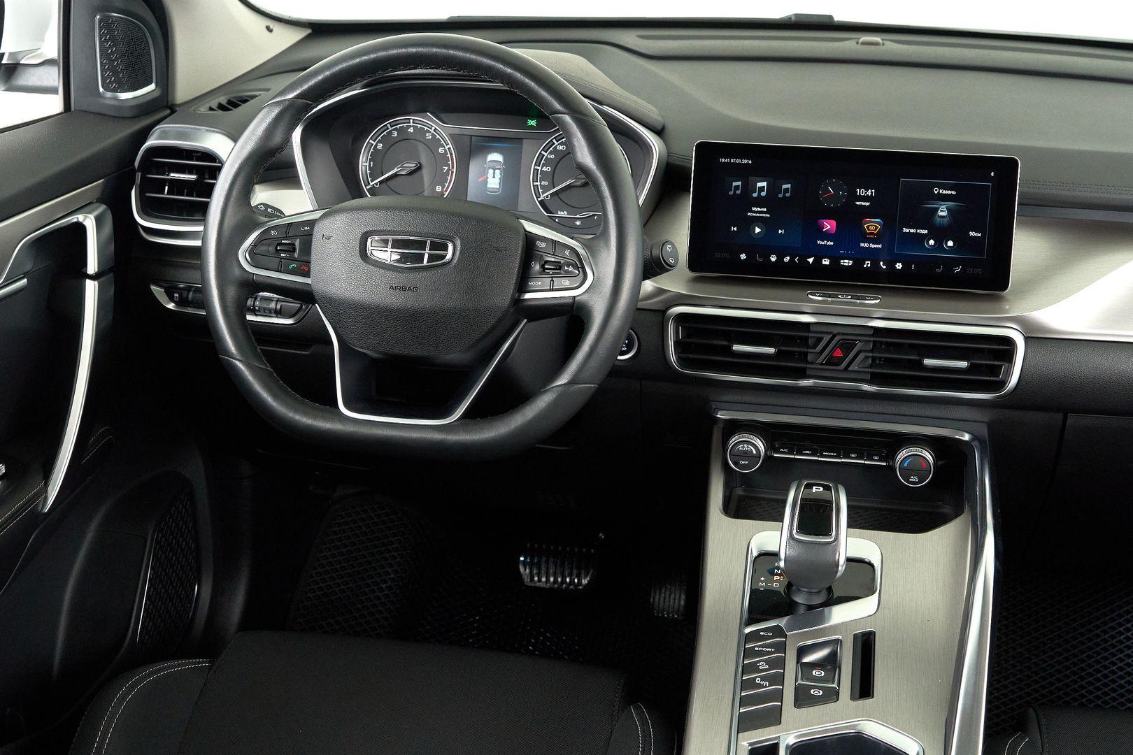Geely Coolray 2020, белый