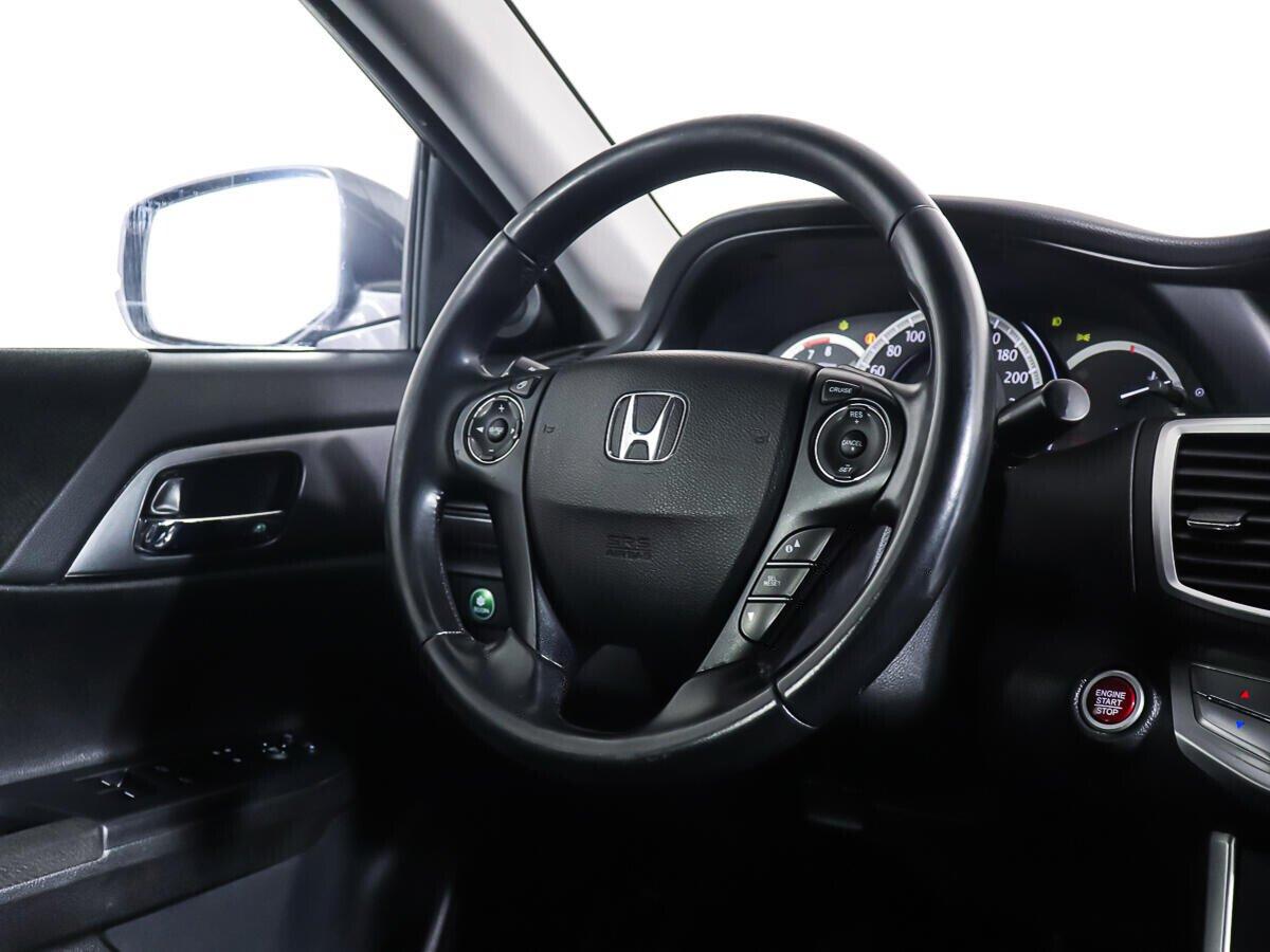 Honda Accord 2015, серебряный