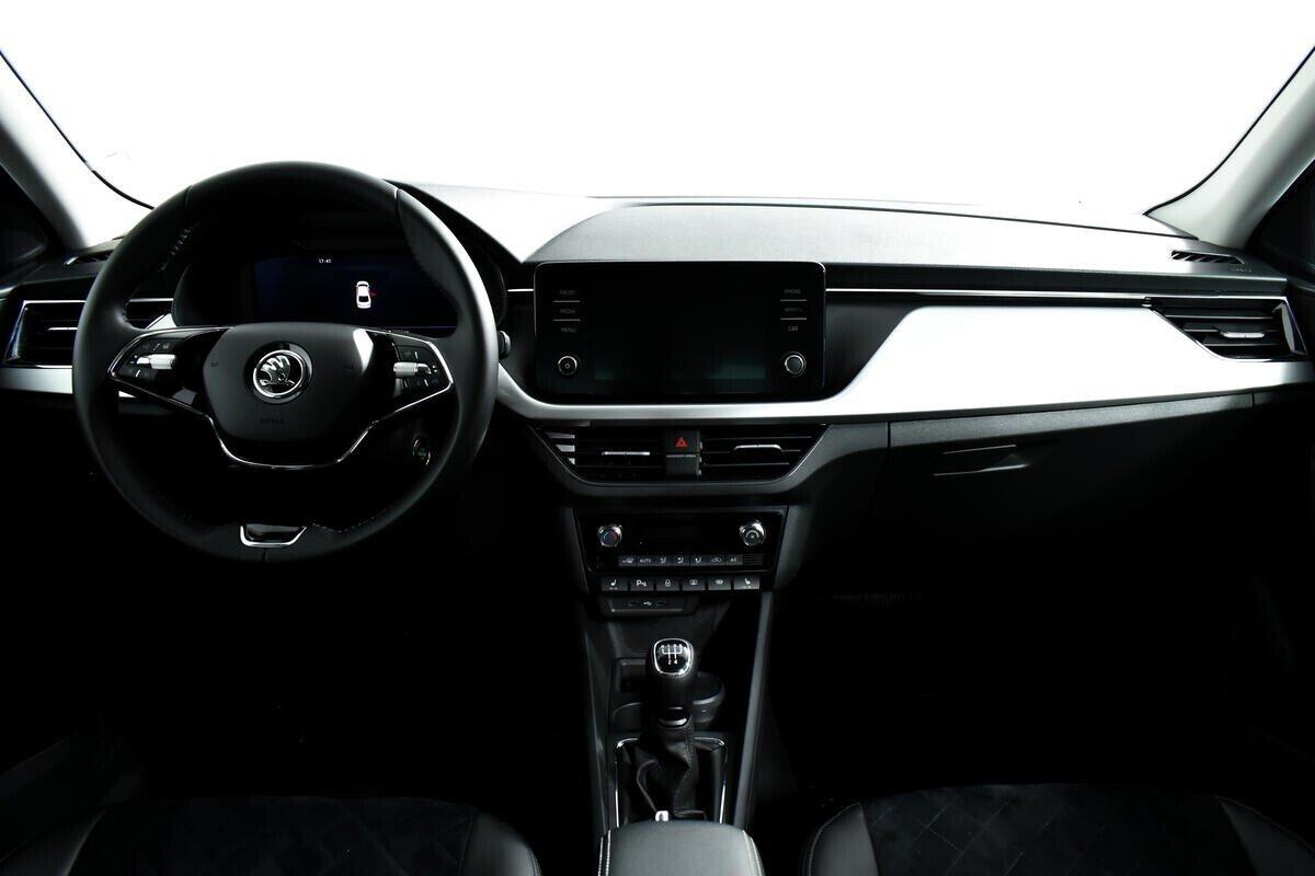 Skoda Rapid 2021, синий