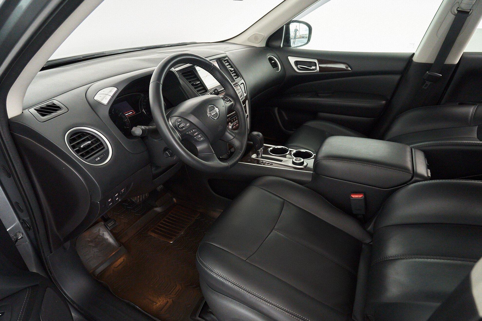 Nissan Pathfinder 2014, серый