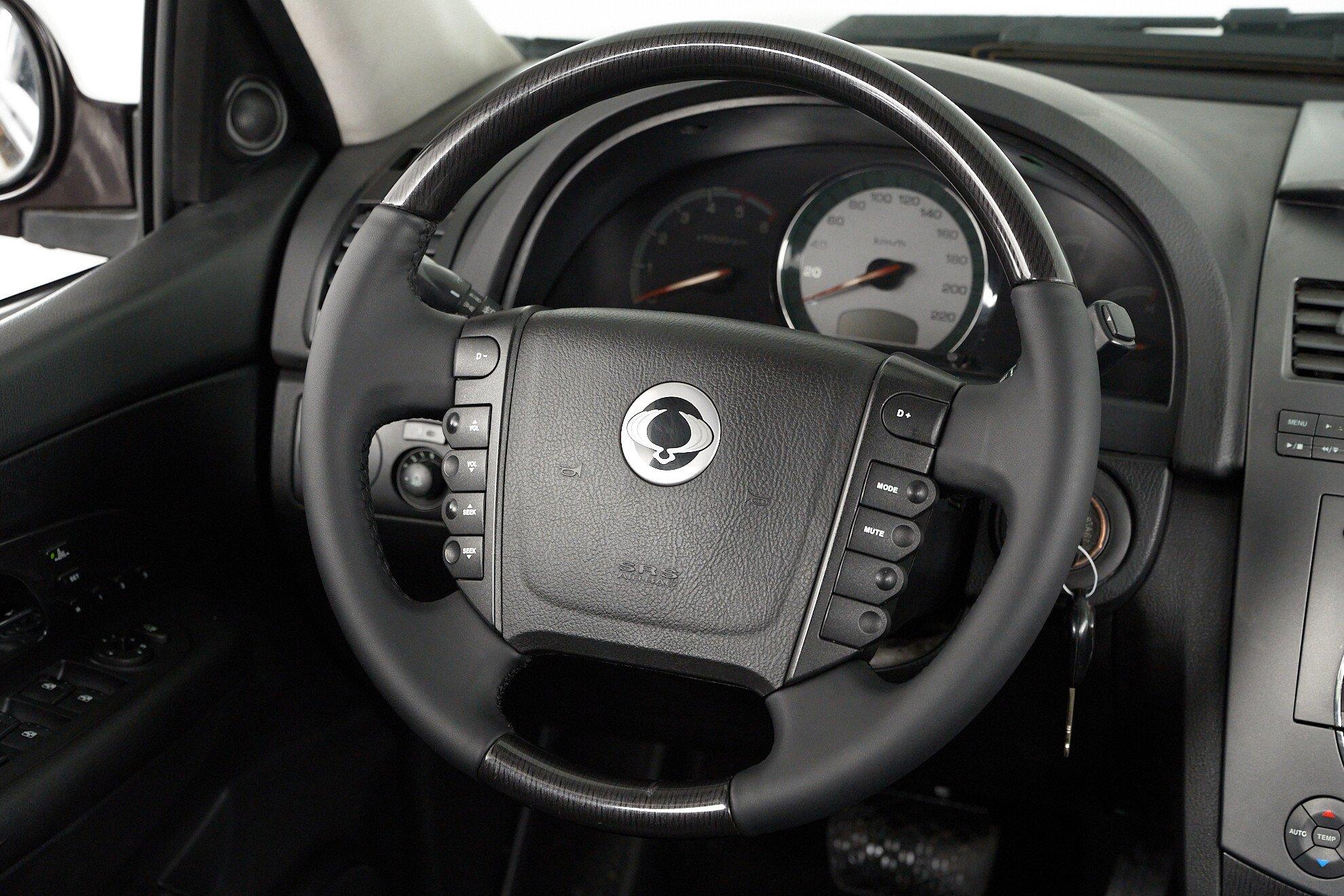 SsangYong Rexton 2012, пурпурный