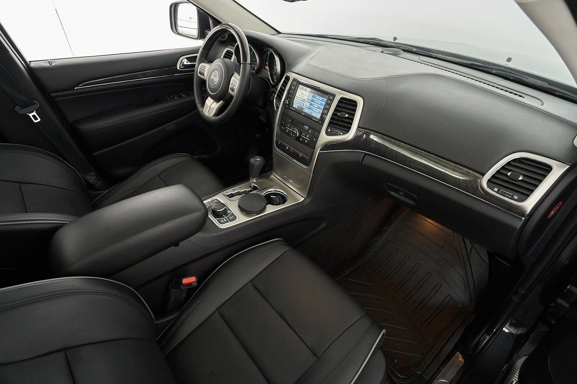 Jeep Grand Cherokee 2011, серый
