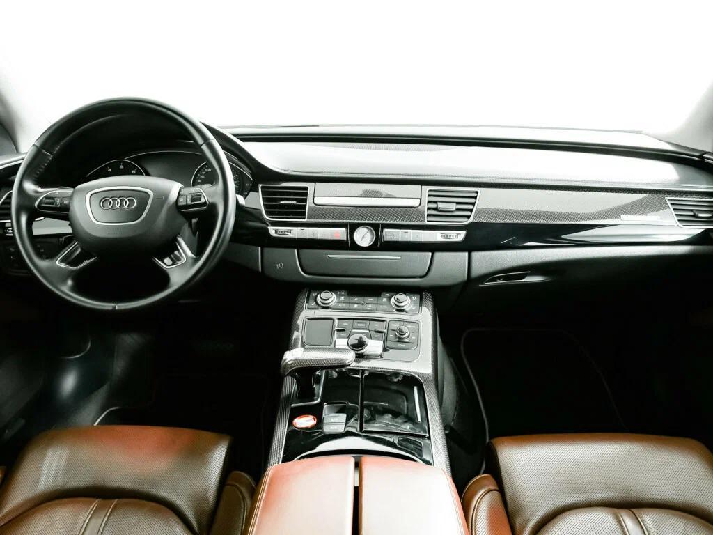 Audi A8 2014, белый
