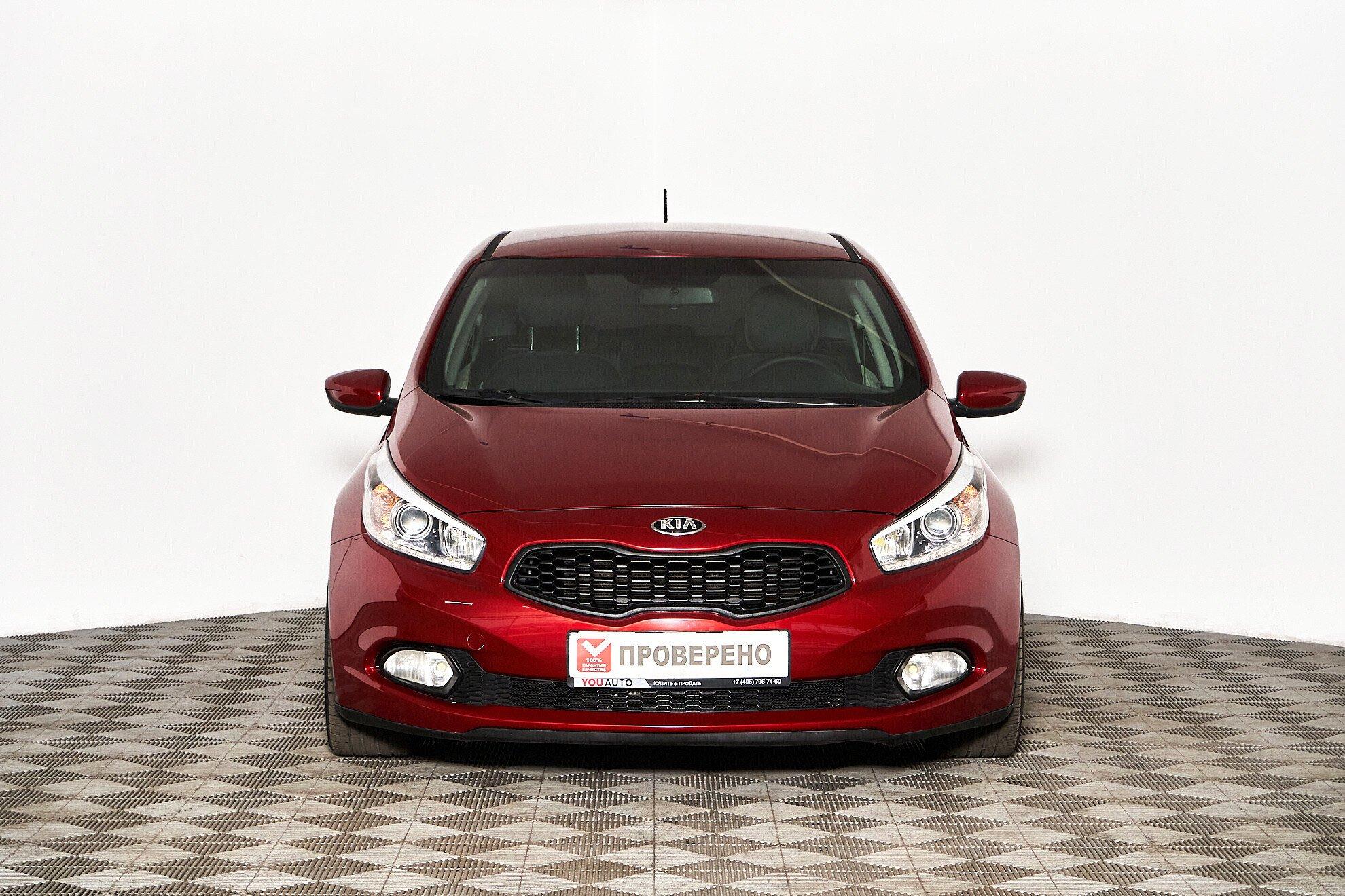 Kia Ceed 2012, красный