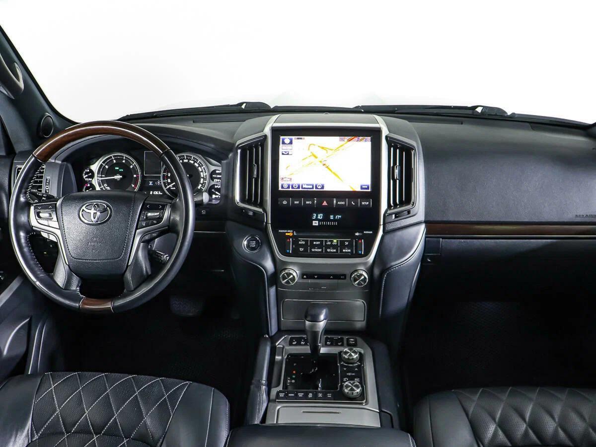Toyota Land Cruiser 2018, черный