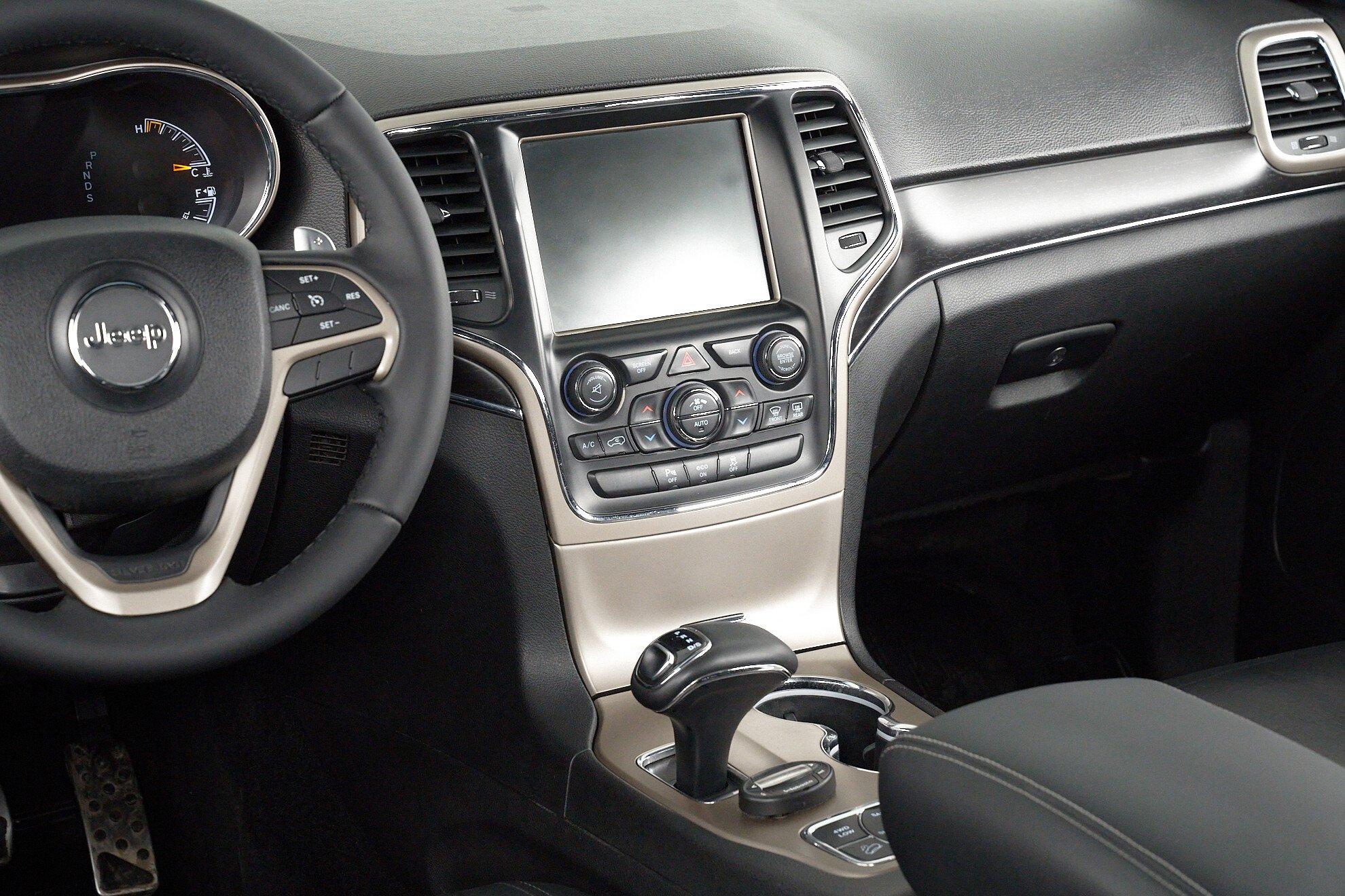 Jeep Grand Cherokee 2013, черный