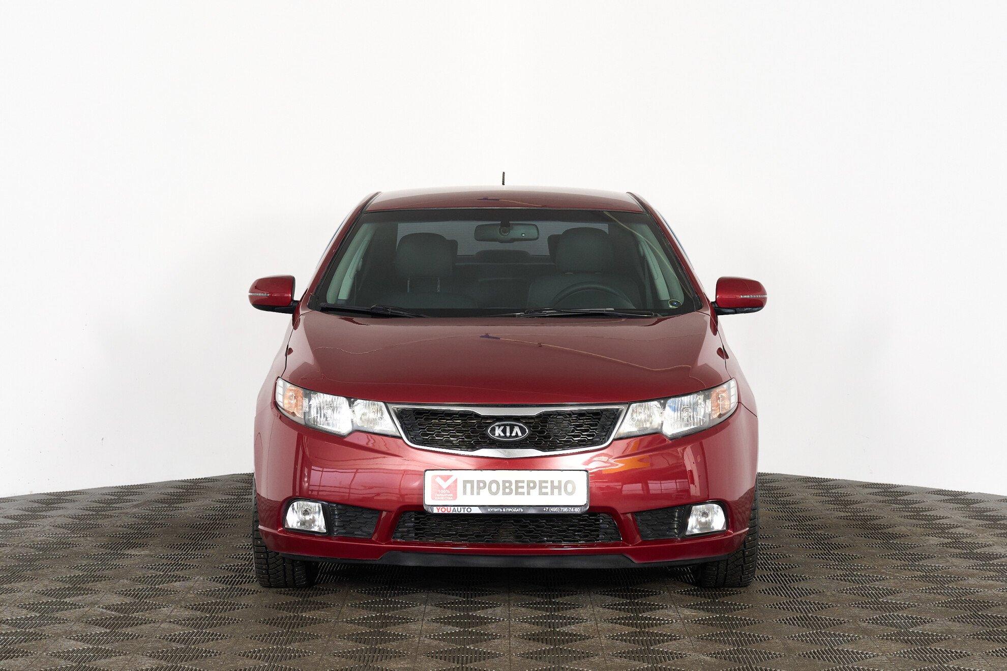 Kia Cerato 2011, красный