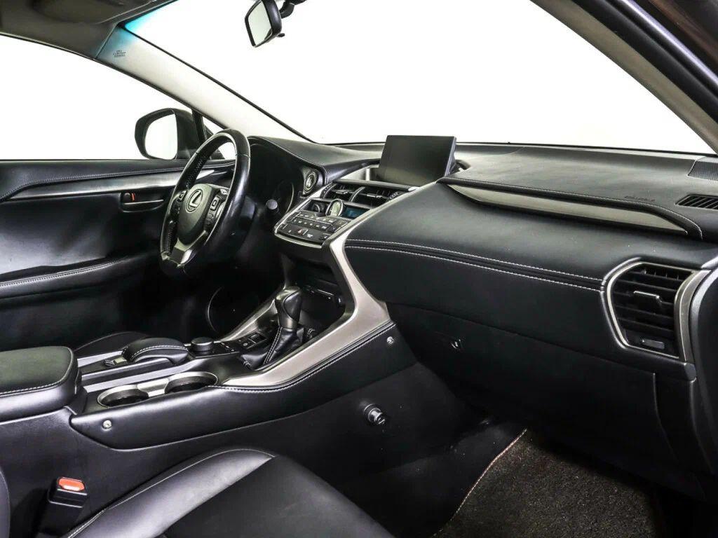 Lexus NX 2017, коричневый
