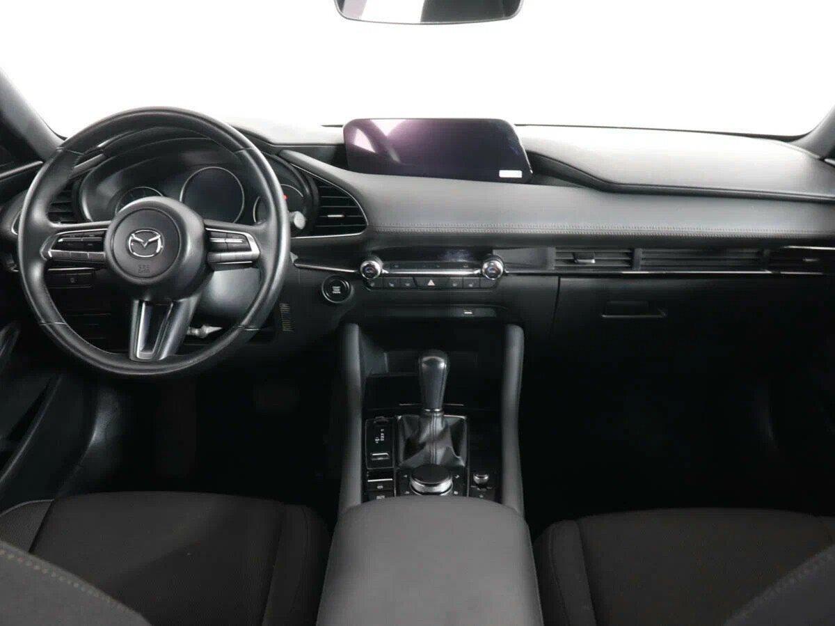 Mazda 3 2019, красный