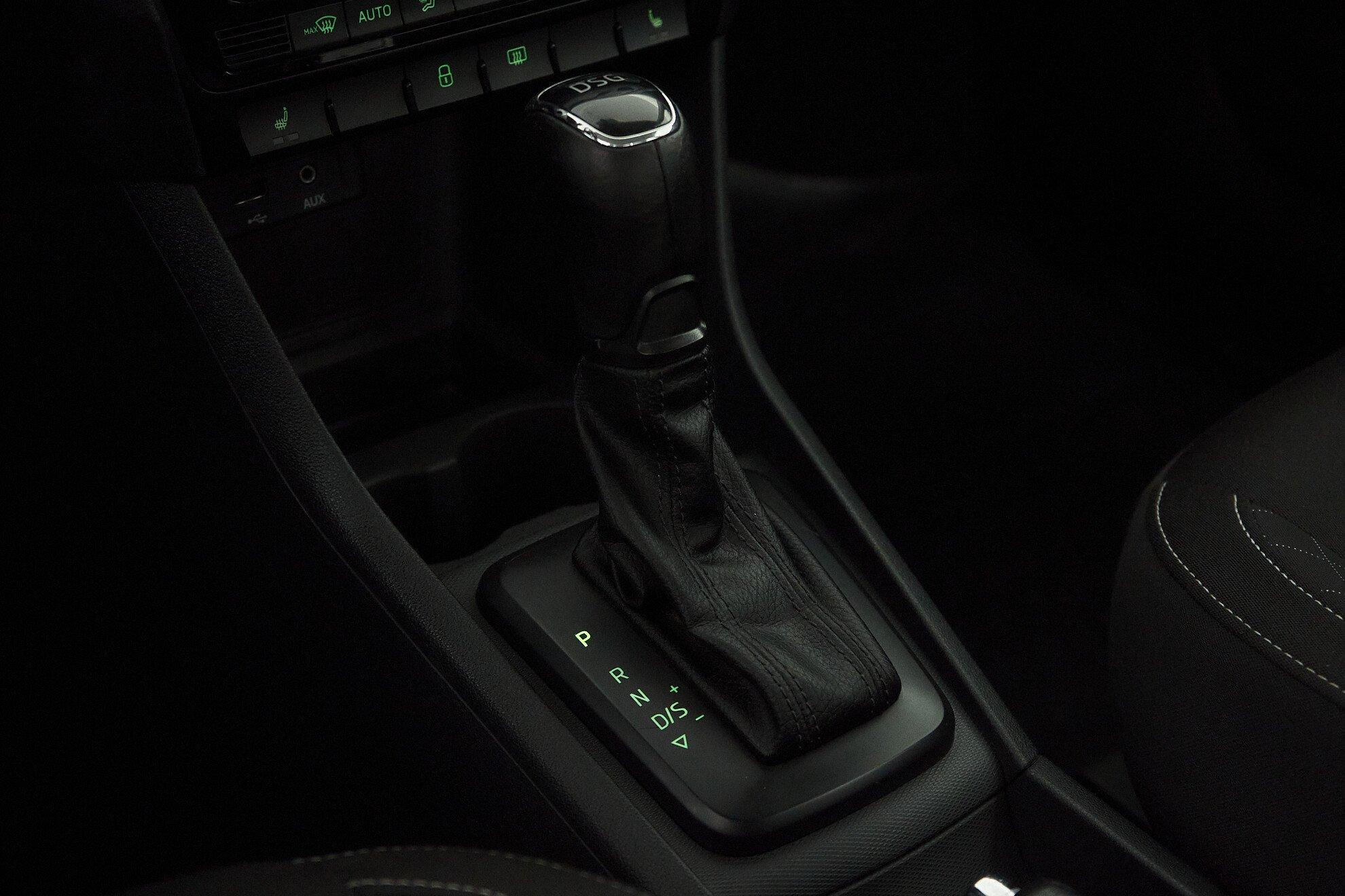 Skoda Rapid 2018, синий