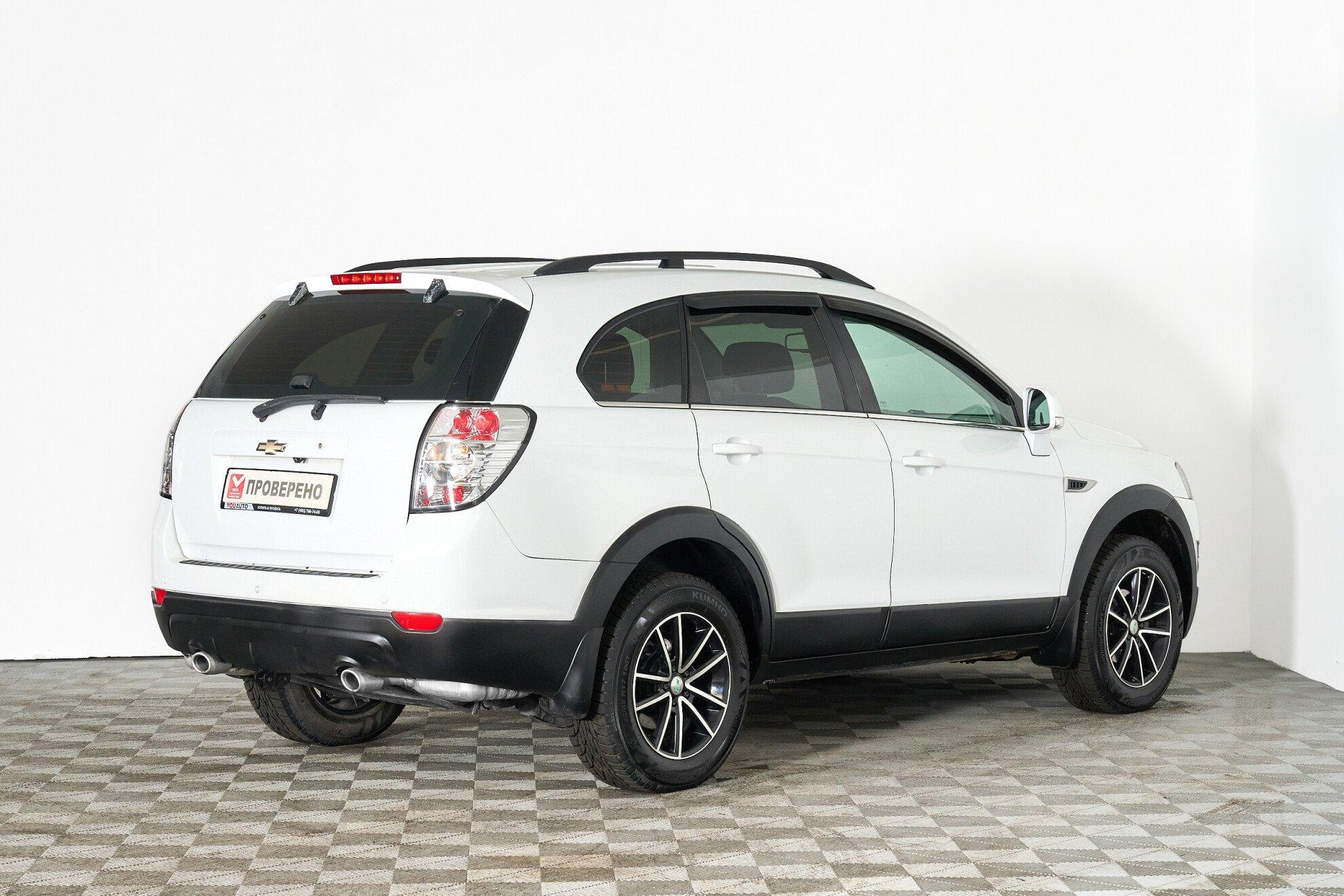 Chevrolet Captiva 2012, белый
