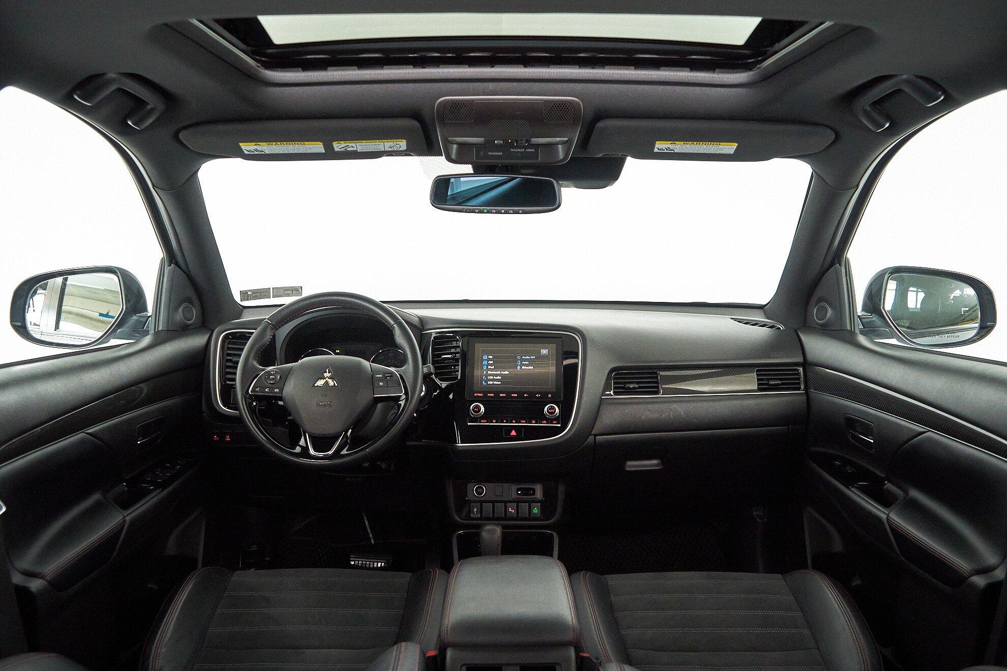 Mitsubishi Outlander 2019, серый