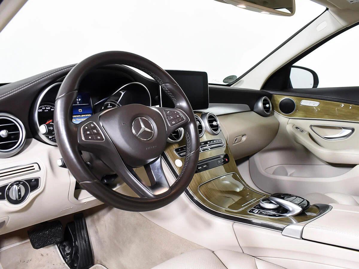 Mercedes-Benz C-Класс 2017, белый