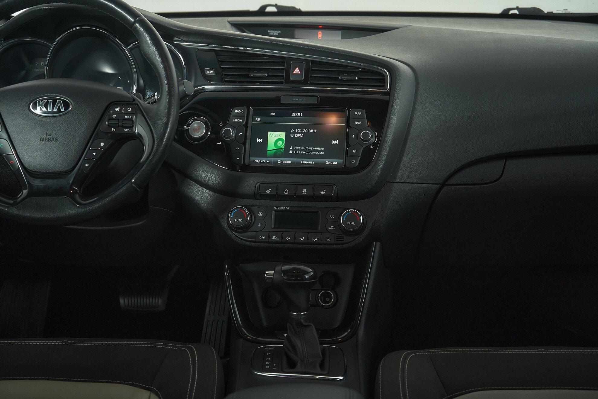Kia Ceed 2015, белый