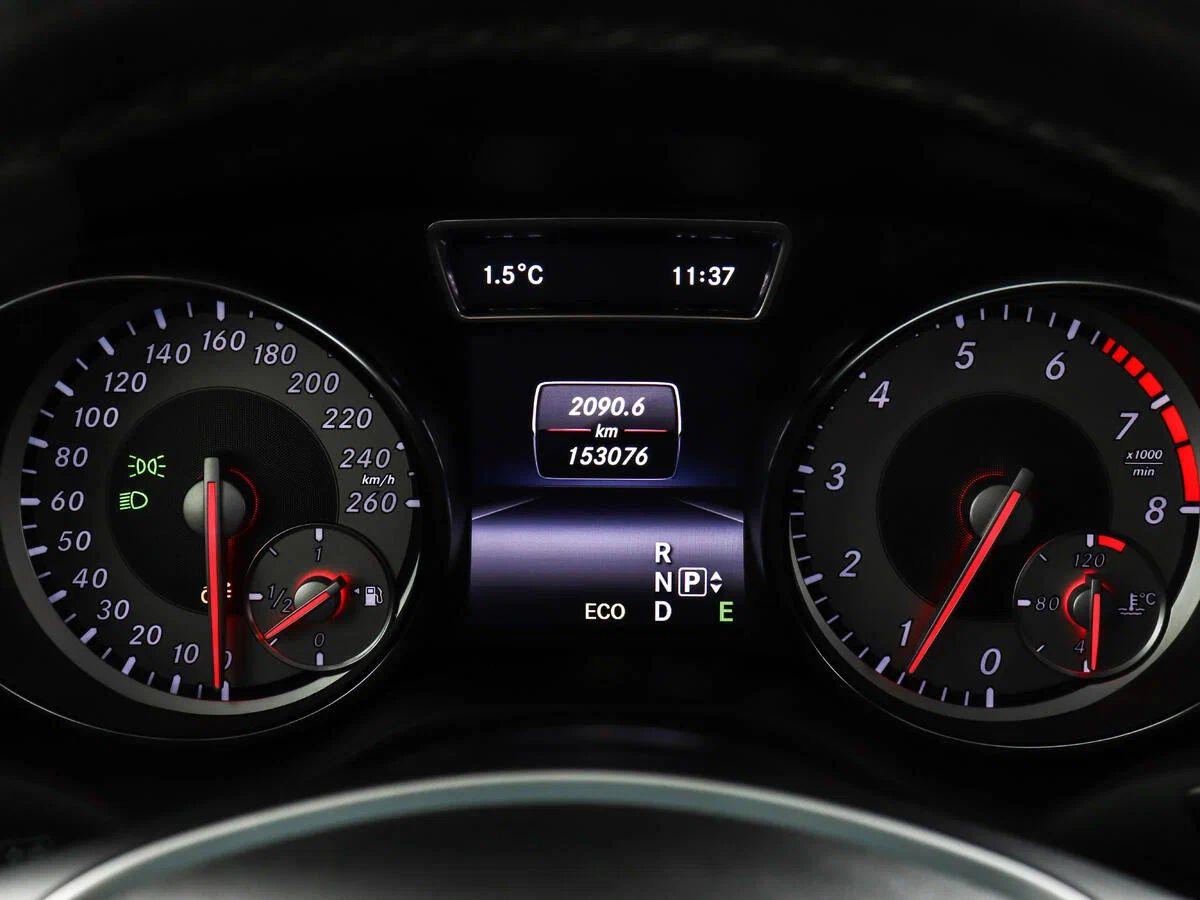 Mercedes-Benz GLA 2016, серый