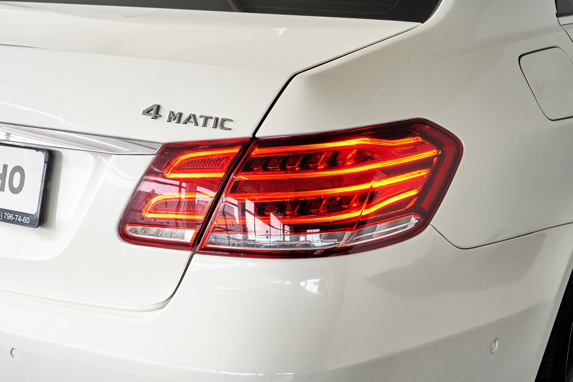 Mercedes-Benz E-Класс 2013, белый