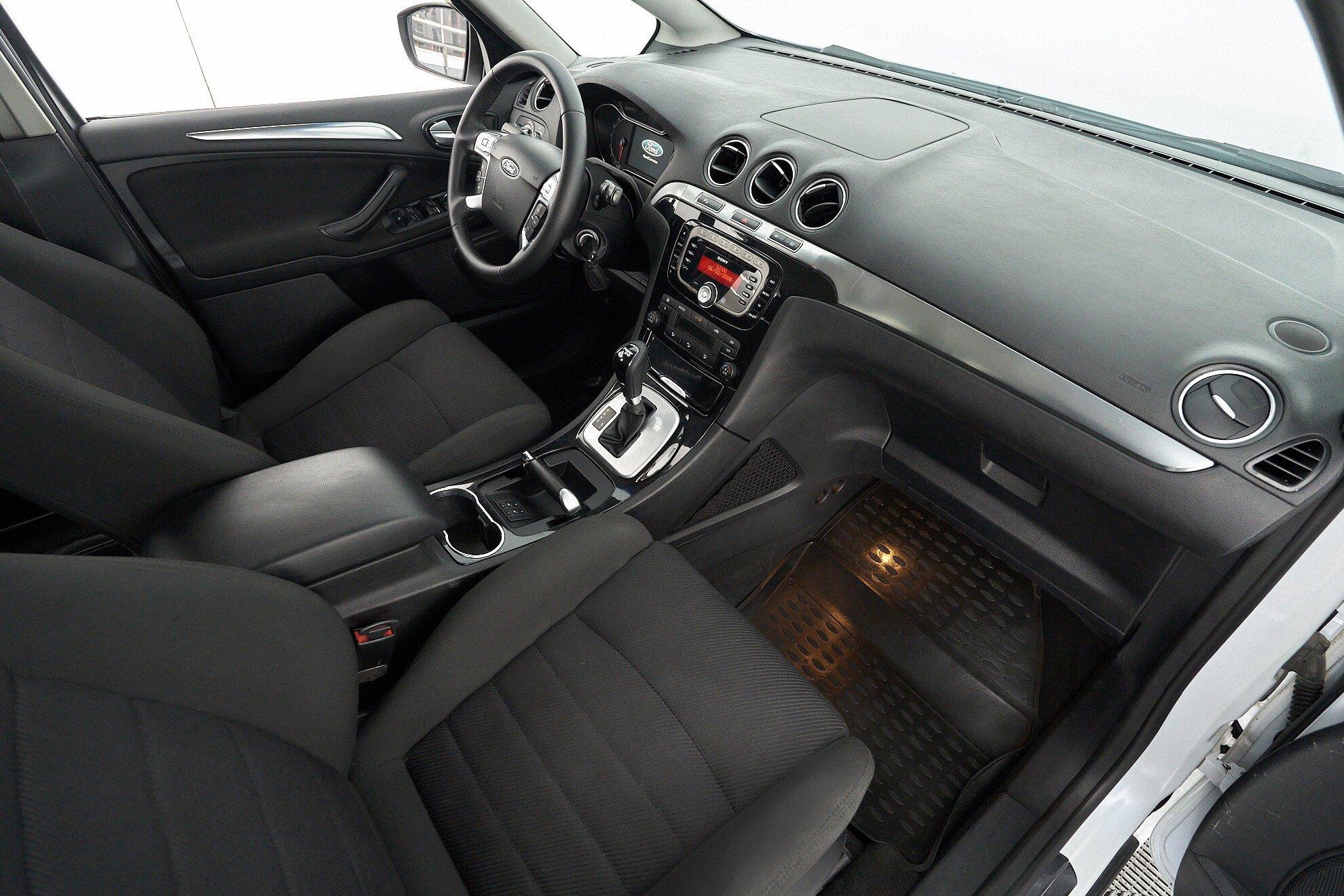 Ford S-MAX 2012, белый