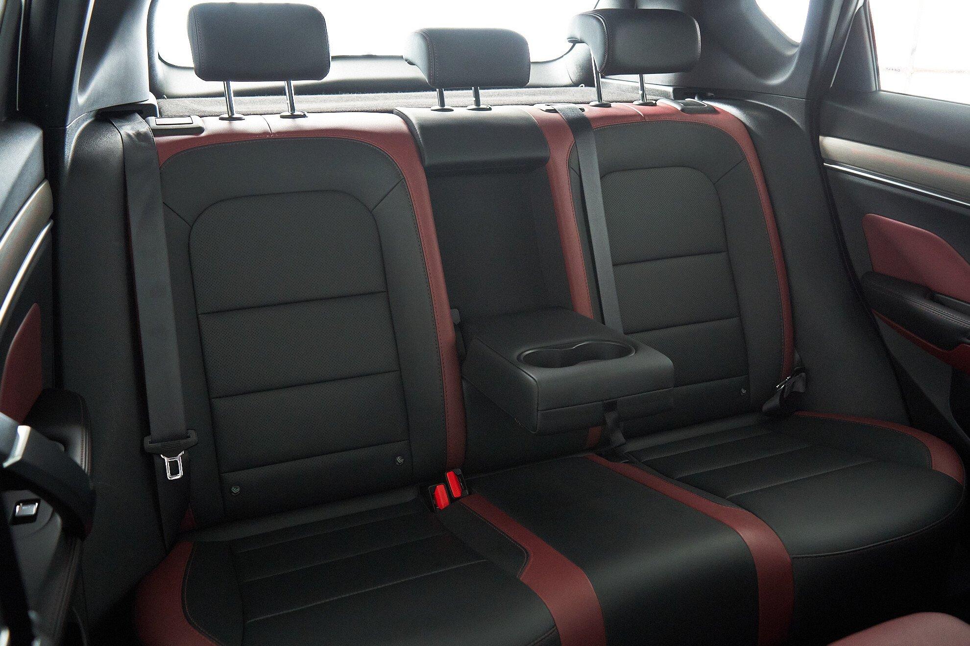 Geely Coolray 2022, белый