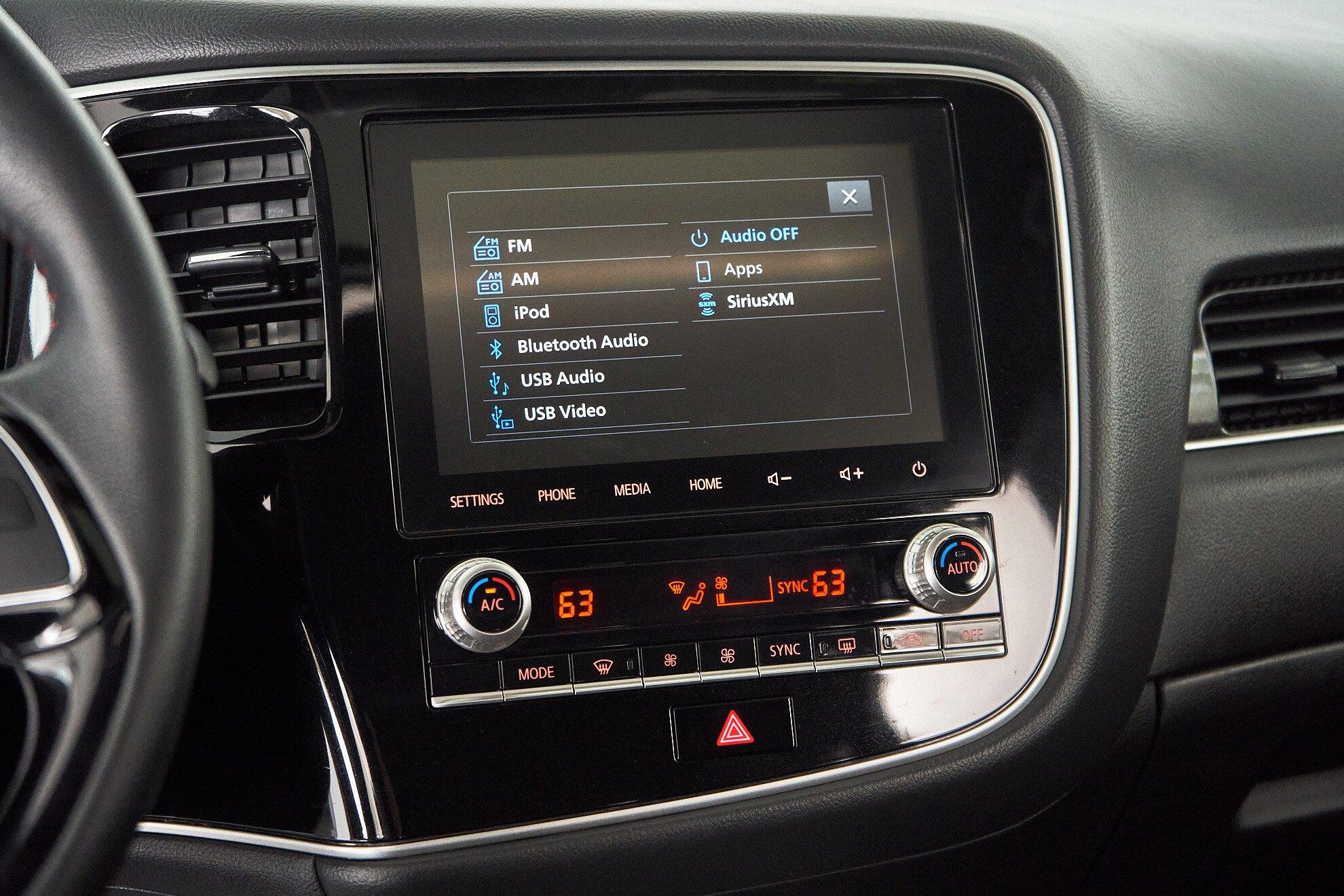 Mitsubishi Outlander 2019, серый
