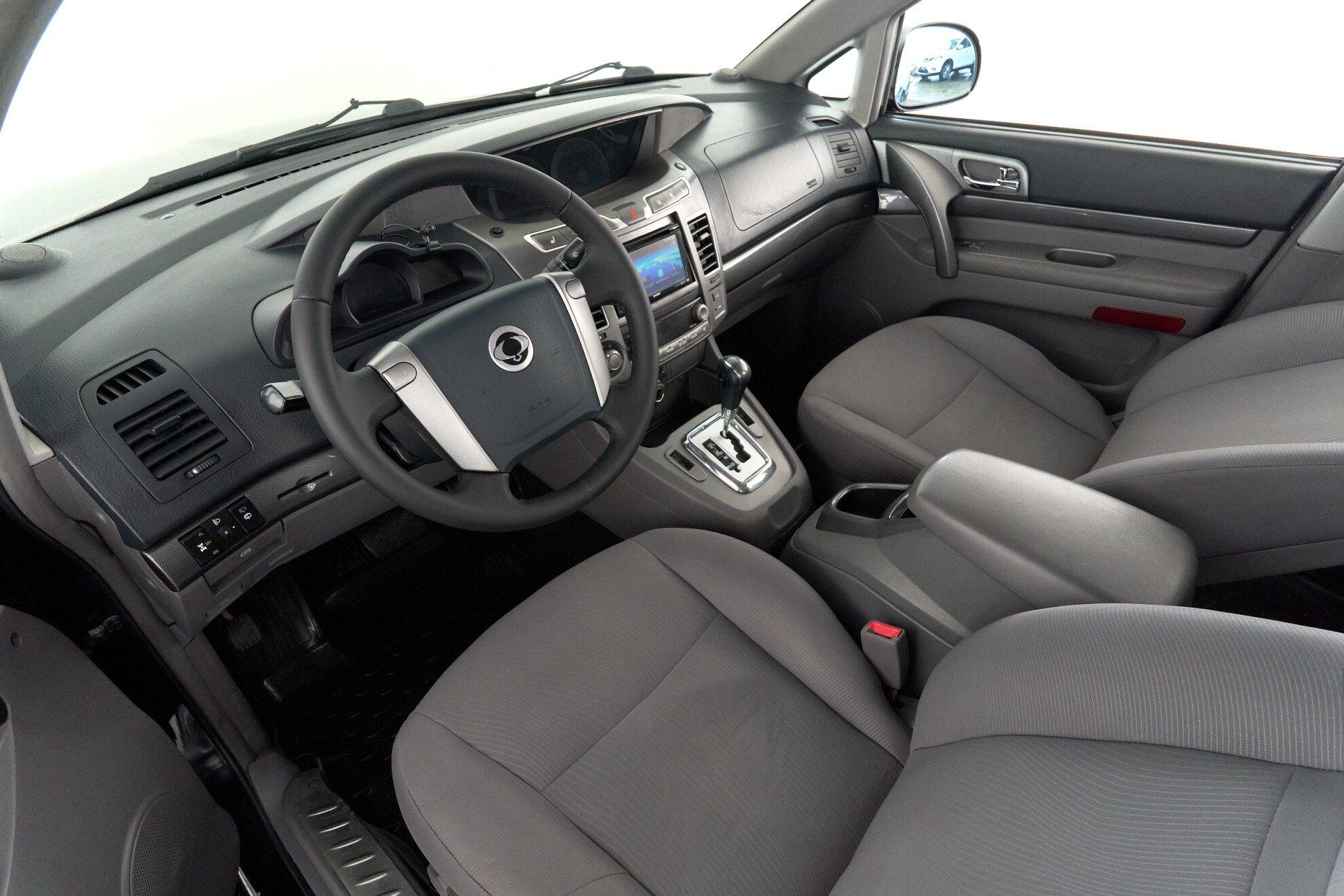 SsangYong Stavic 2014, черный