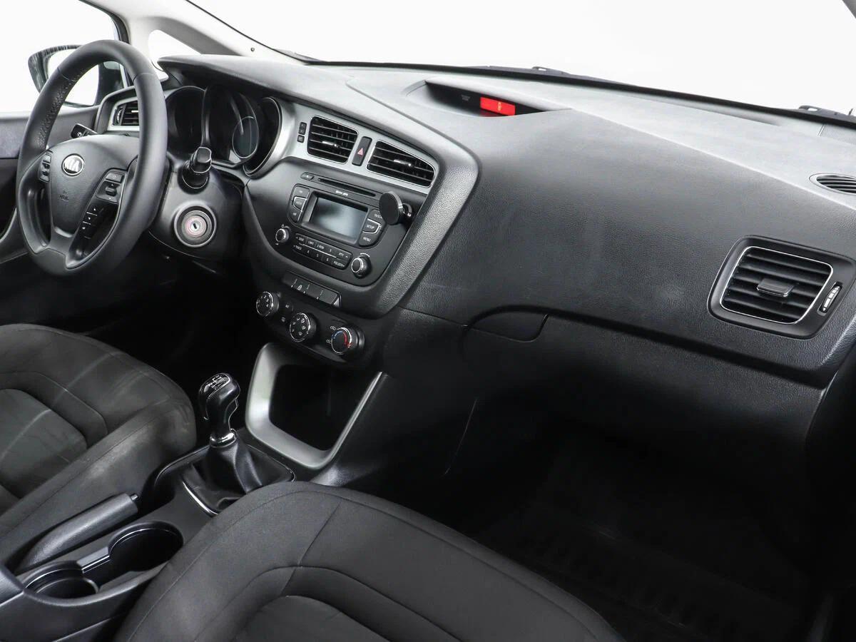 Kia Ceed 2012, серебряный