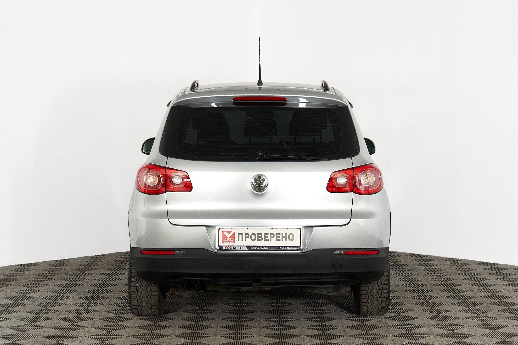 Volkswagen Tiguan 2011, серебряный