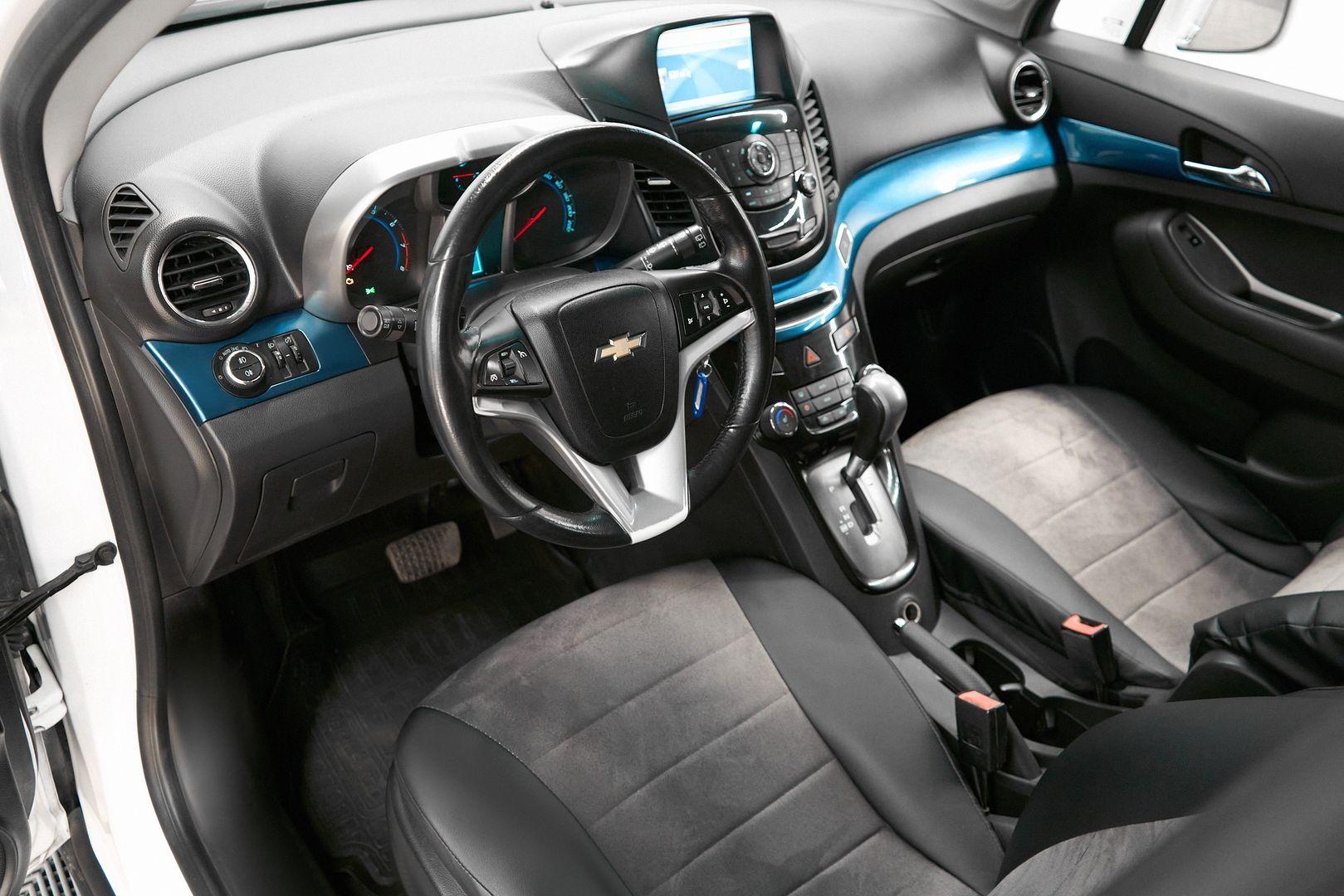 Chevrolet Orlando 2012, белый