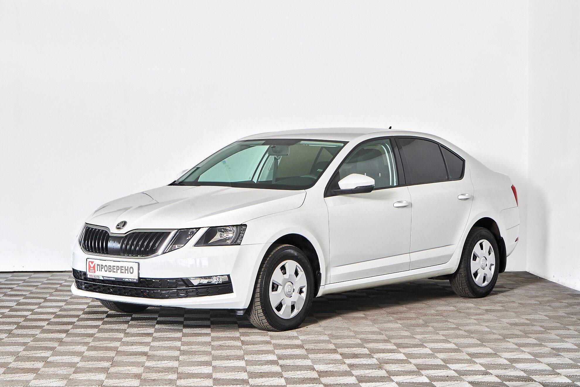 Skoda Octavia 2020, белый