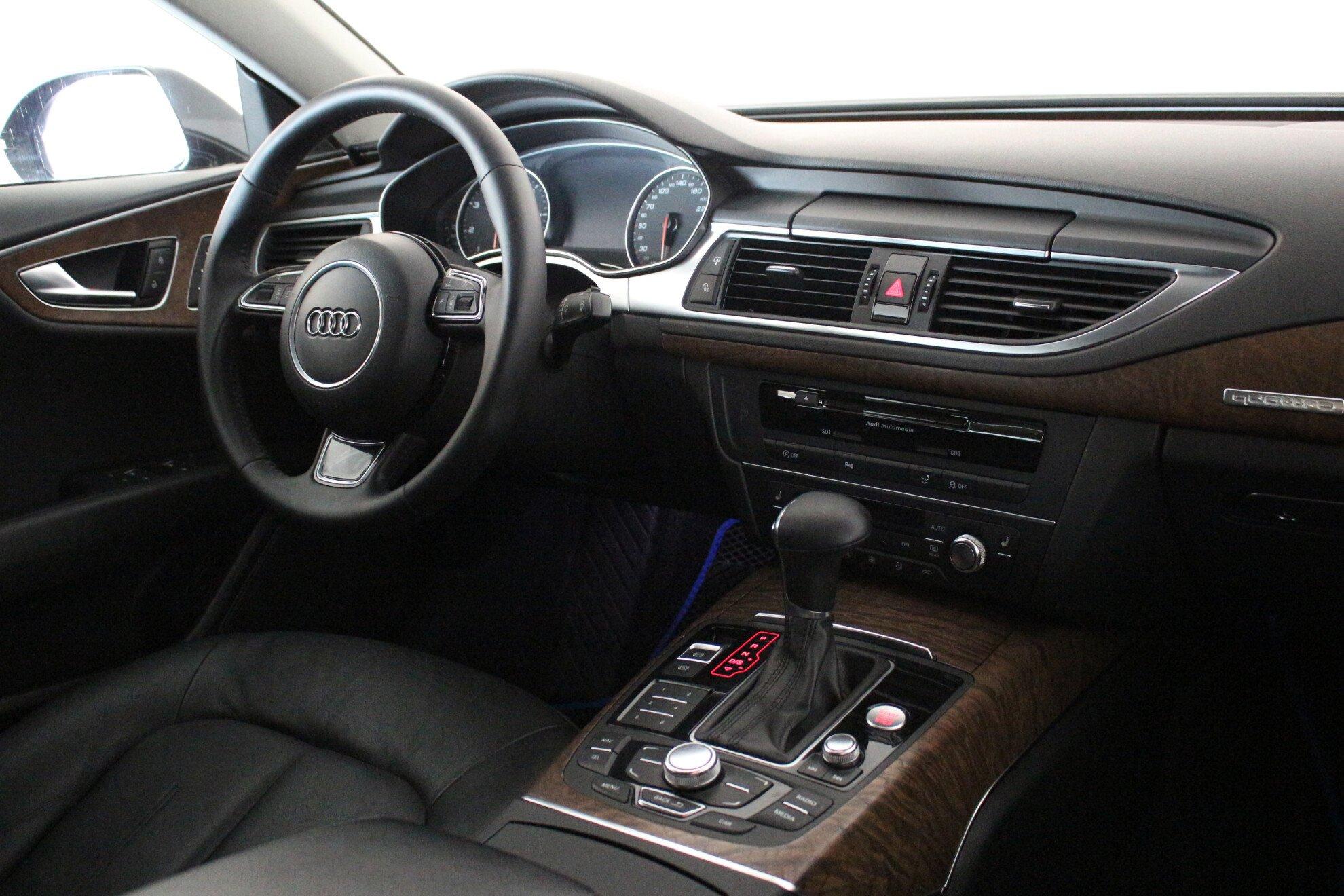 Audi A7 2012, черный