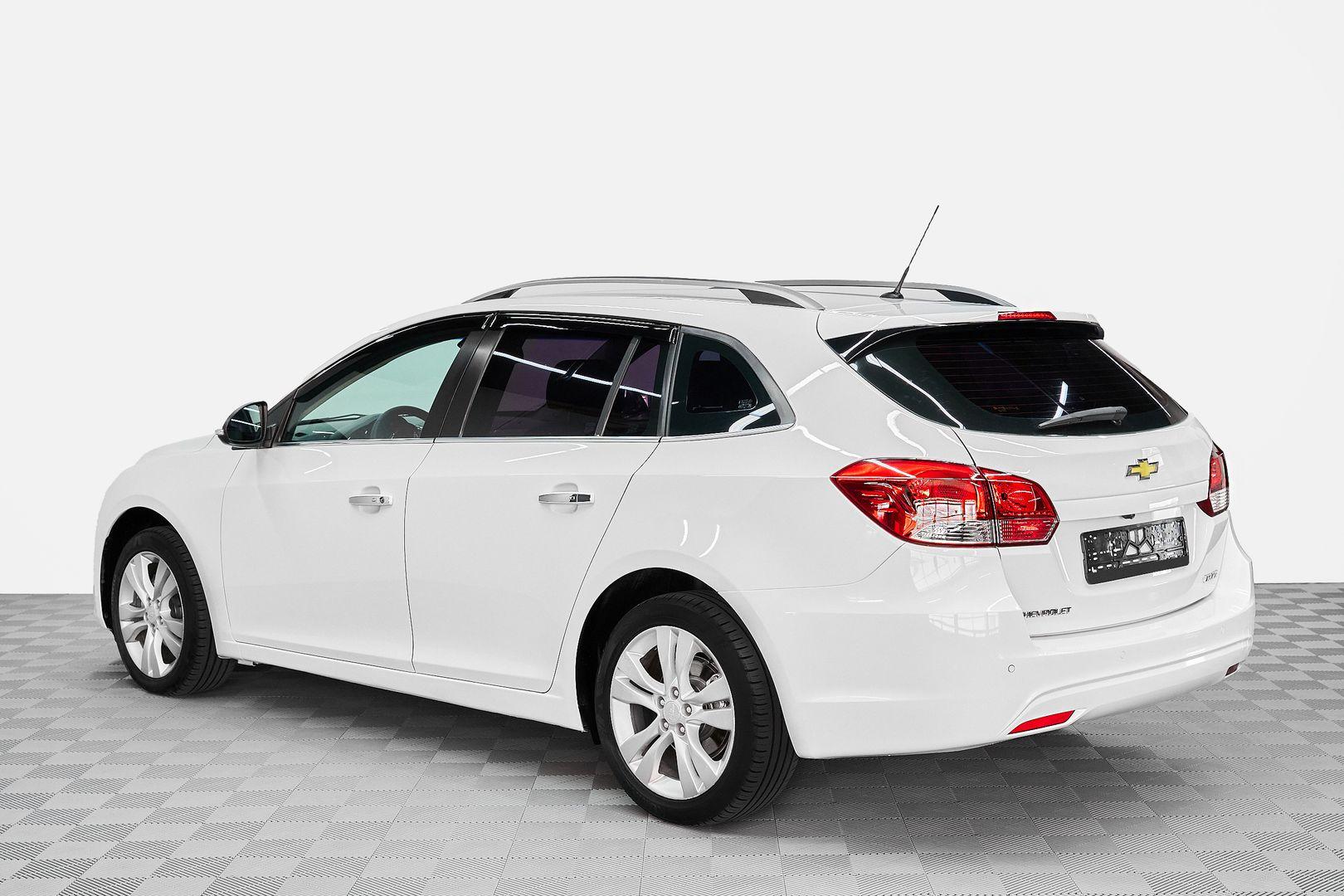 Chevrolet Cruze 2014, белый