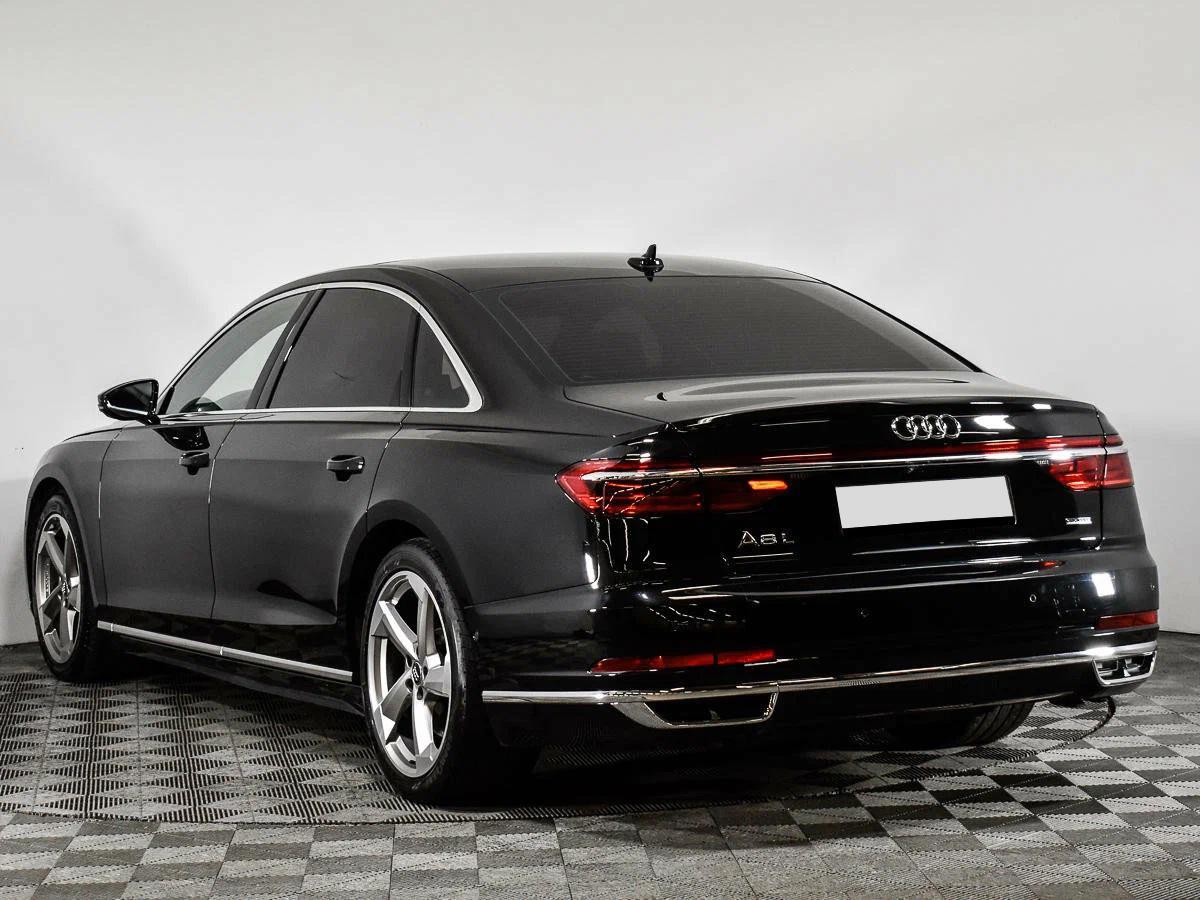 Audi A8 2018, черный