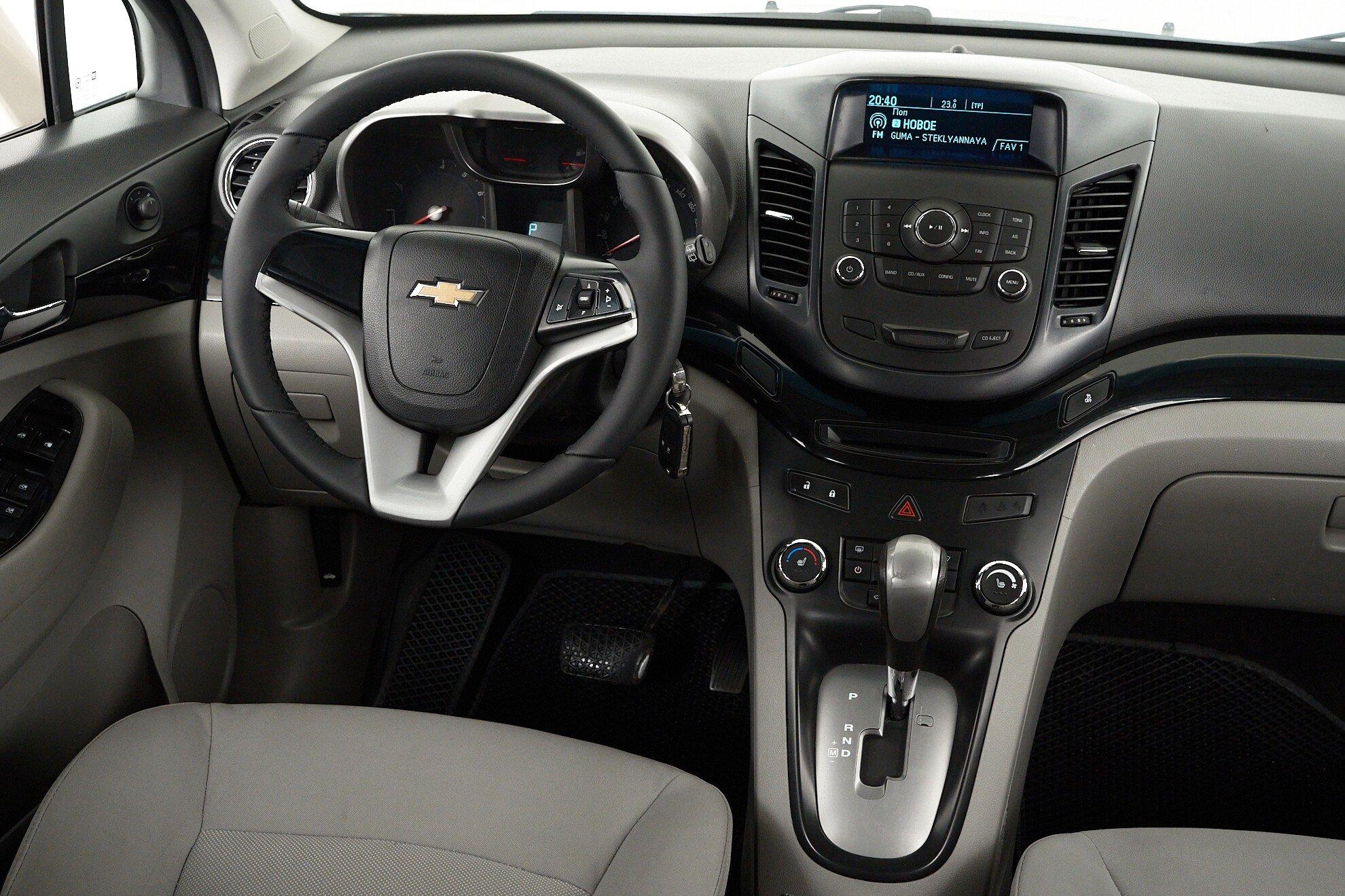 Chevrolet Orlando 2011, бежевый